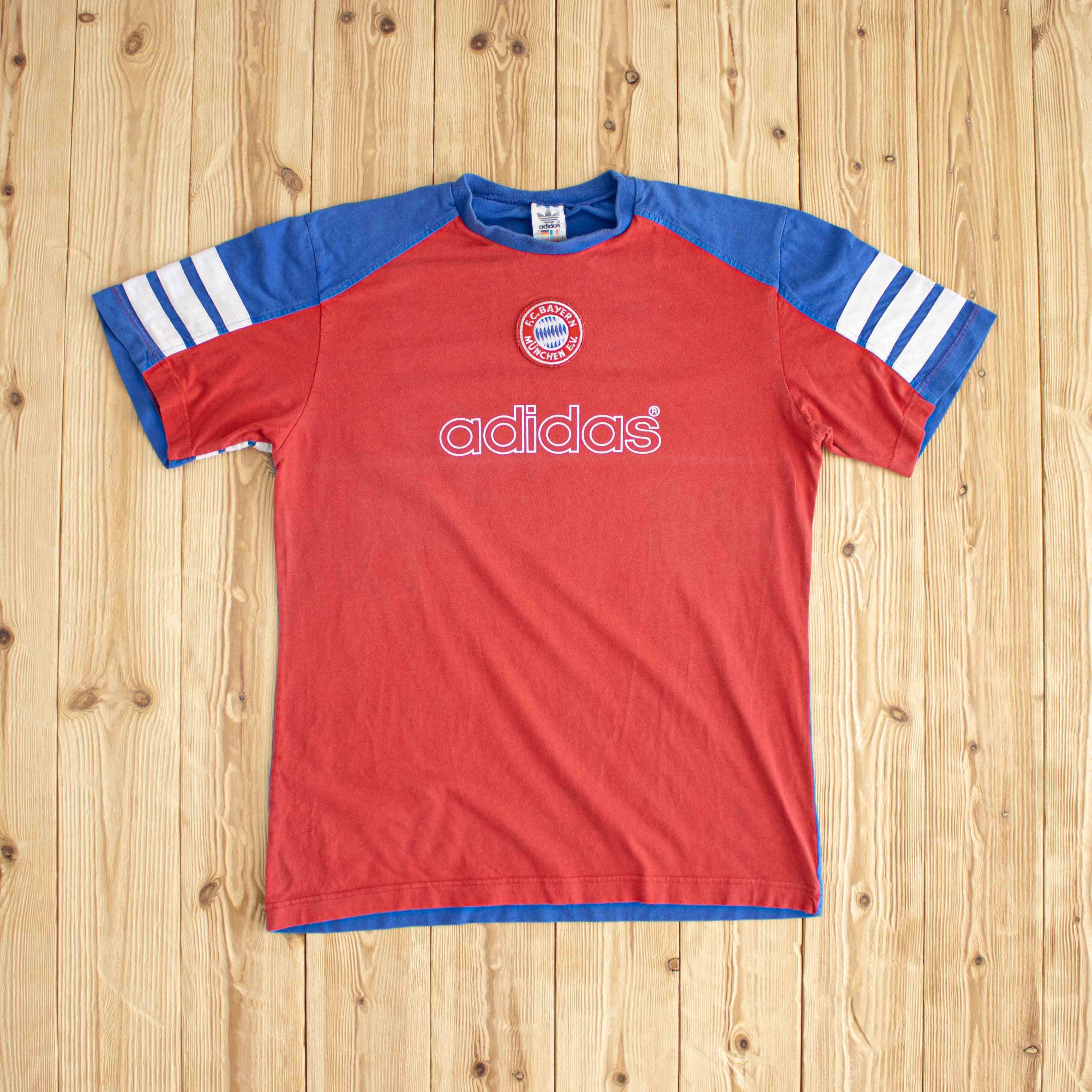 (S/M) Adidas F.C. Bayern München Vintage Embroidered T-Shirt Blue Red