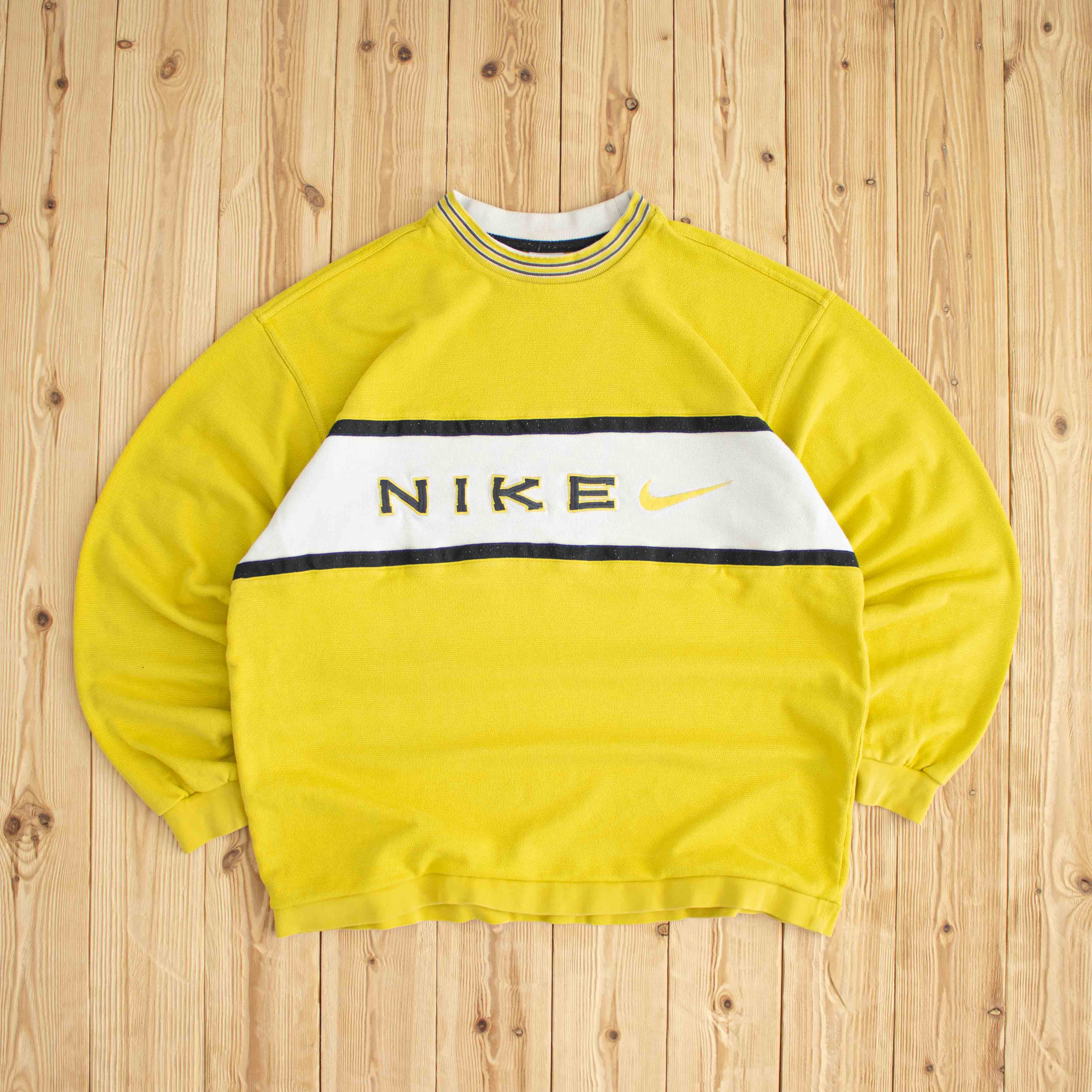 (L) Nike Spell Out Vintage Embroidered Sweatshirt Yellow