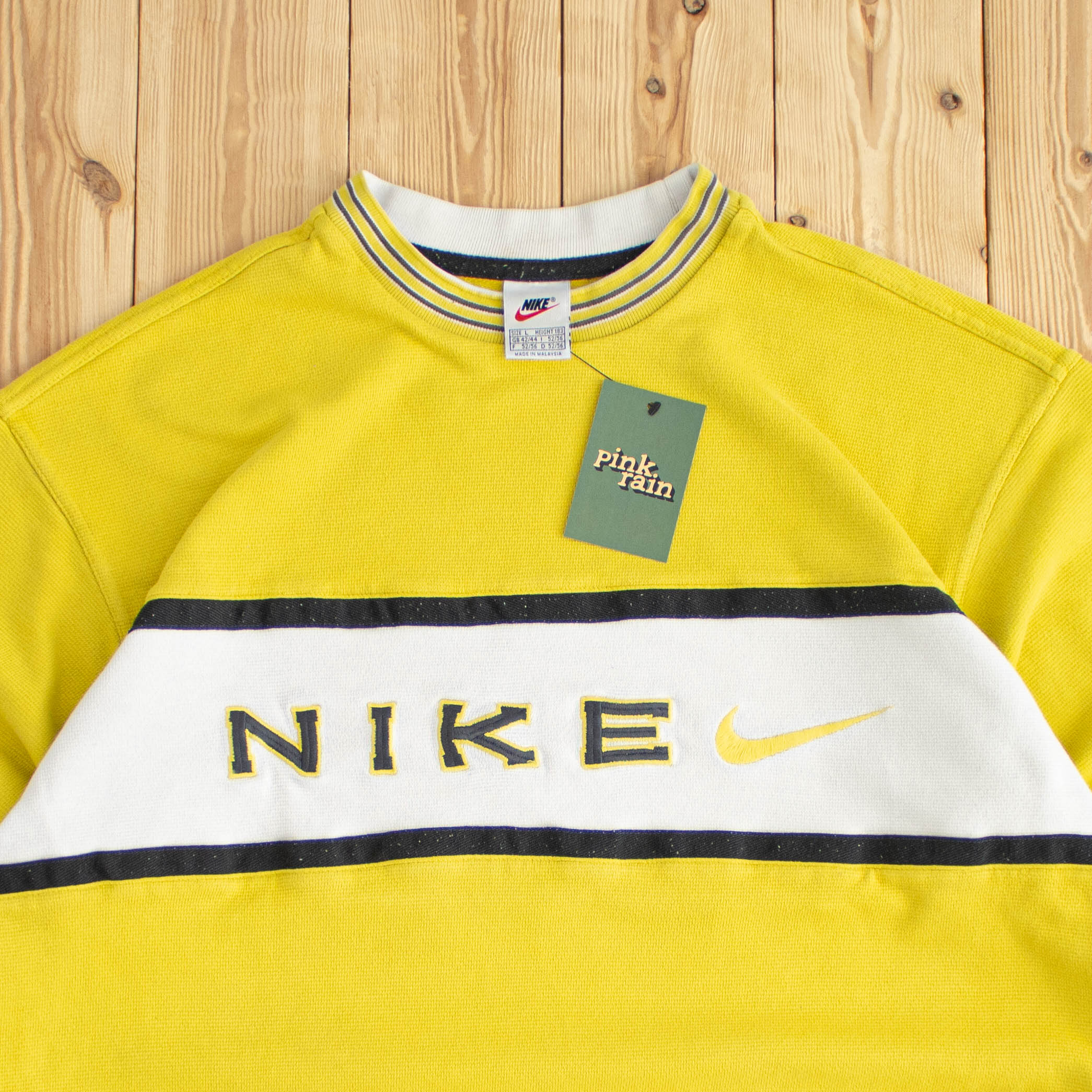 (L) Nike Spell Out Vintage Embroidered Sweatshirt Yellow