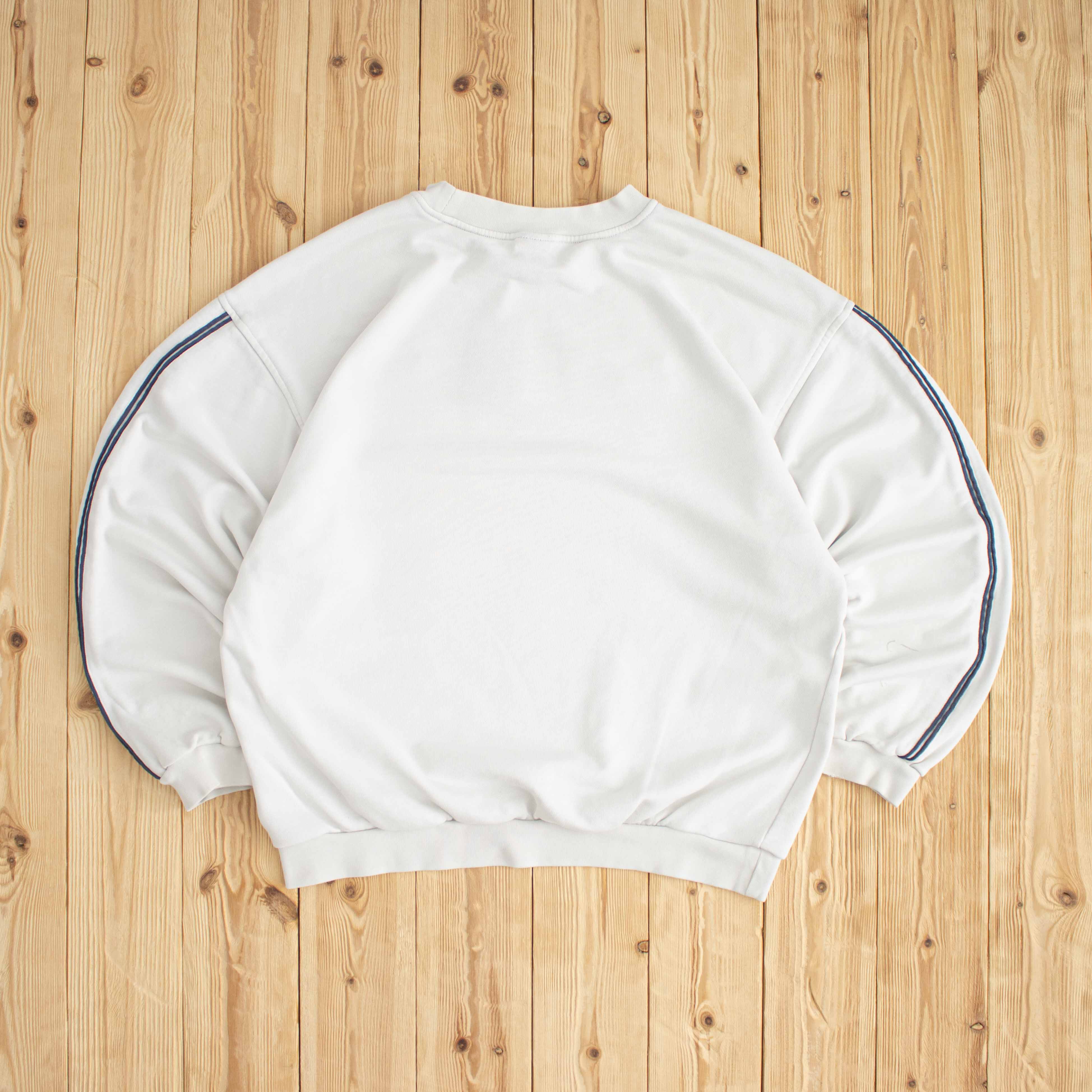 (L) Nike Spell Out Vintage Embroidered Sweatshirt White