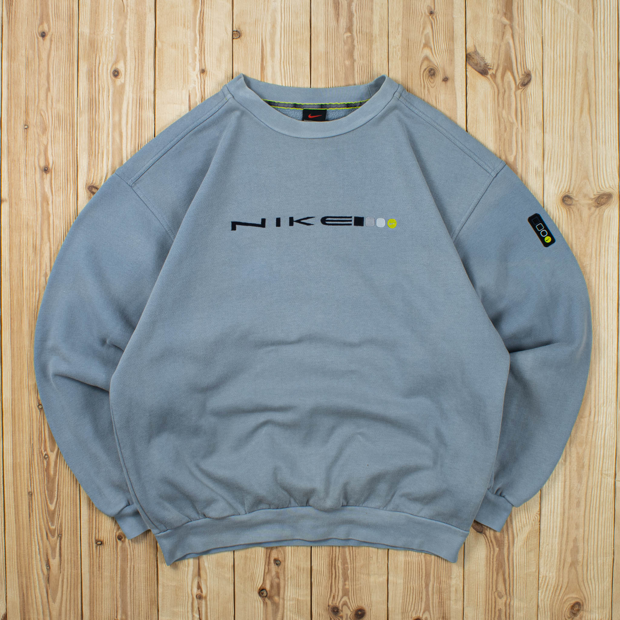 (M) Vintage Nike Spell Out Embroidered Sweatshirt