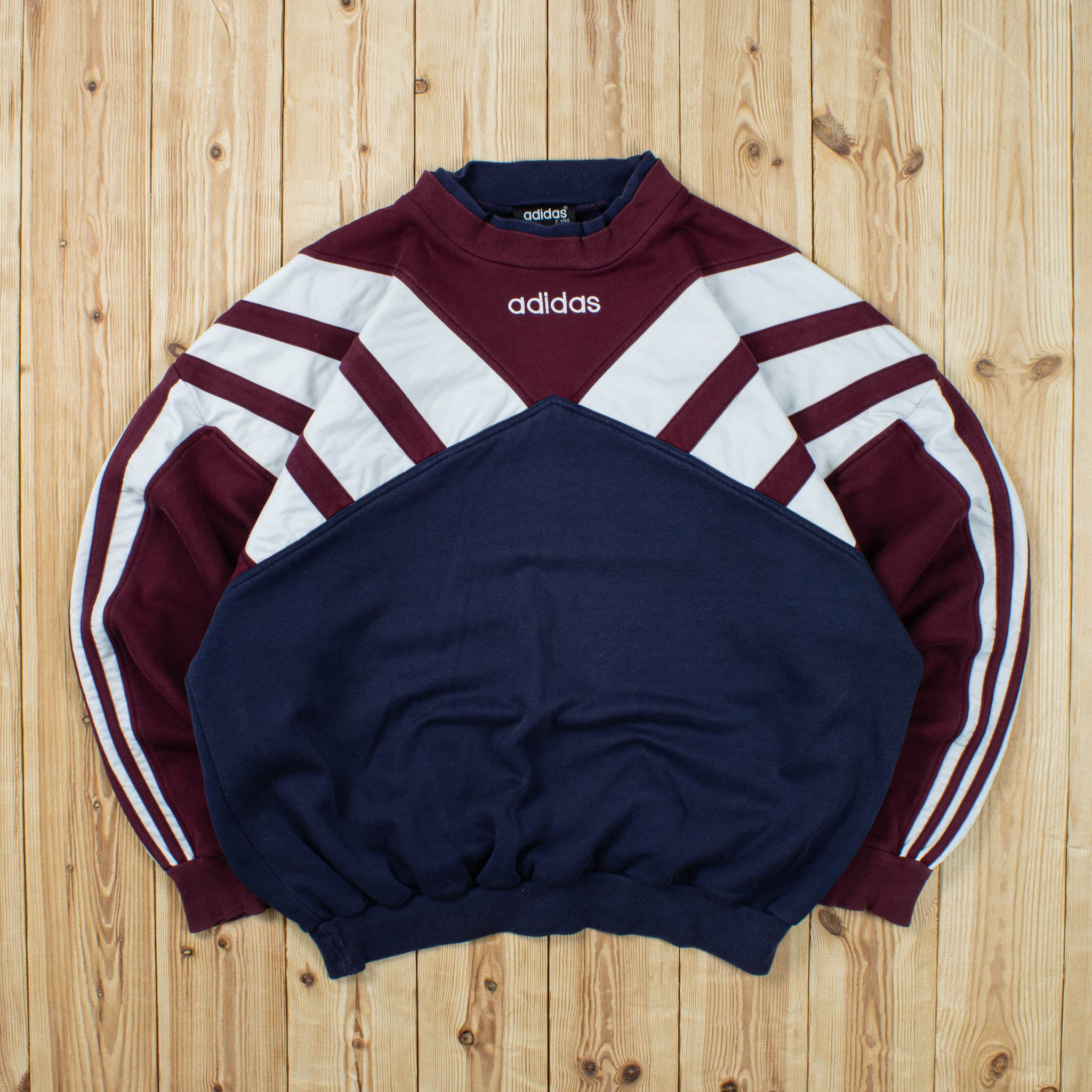 (L) Vintage Adidas Embroidered Sweatshirt