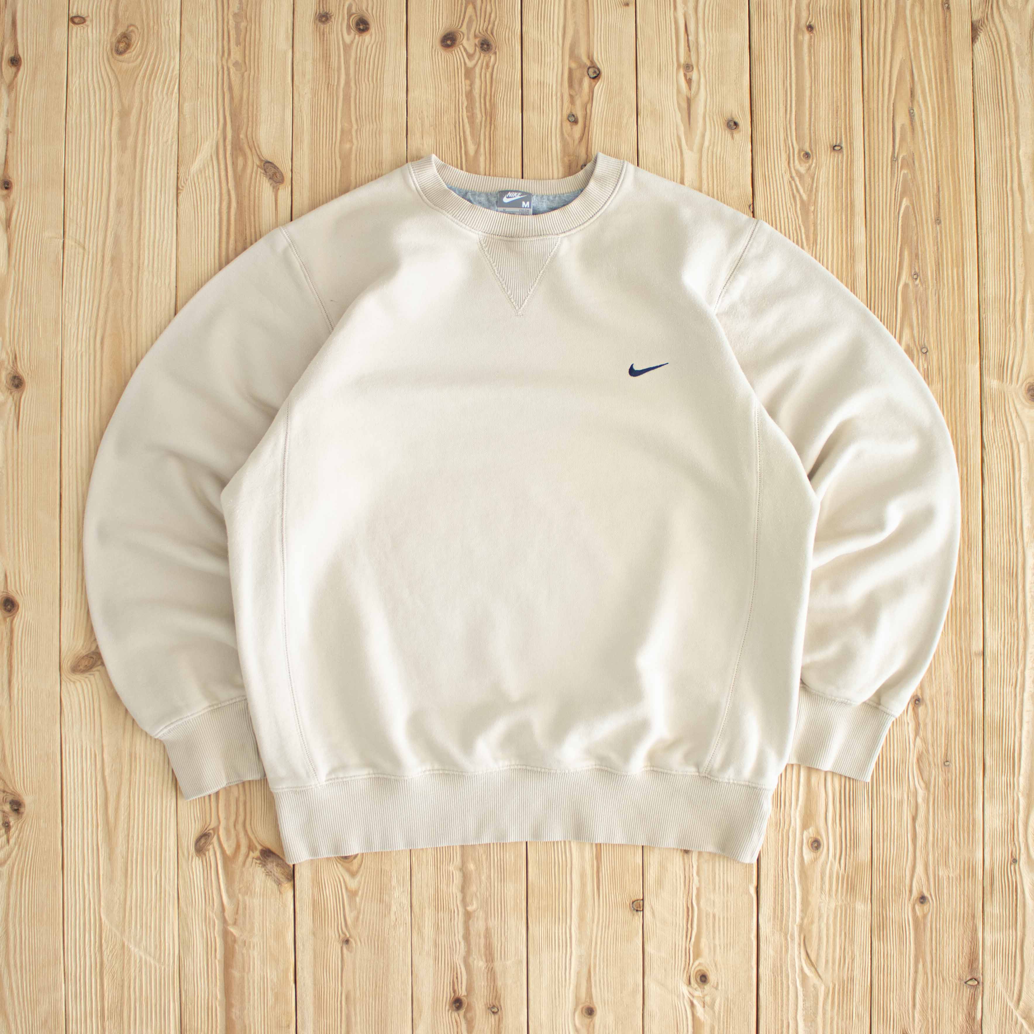 (M) Nike Vintage Essential Embroidered Sweatshirt Beige
