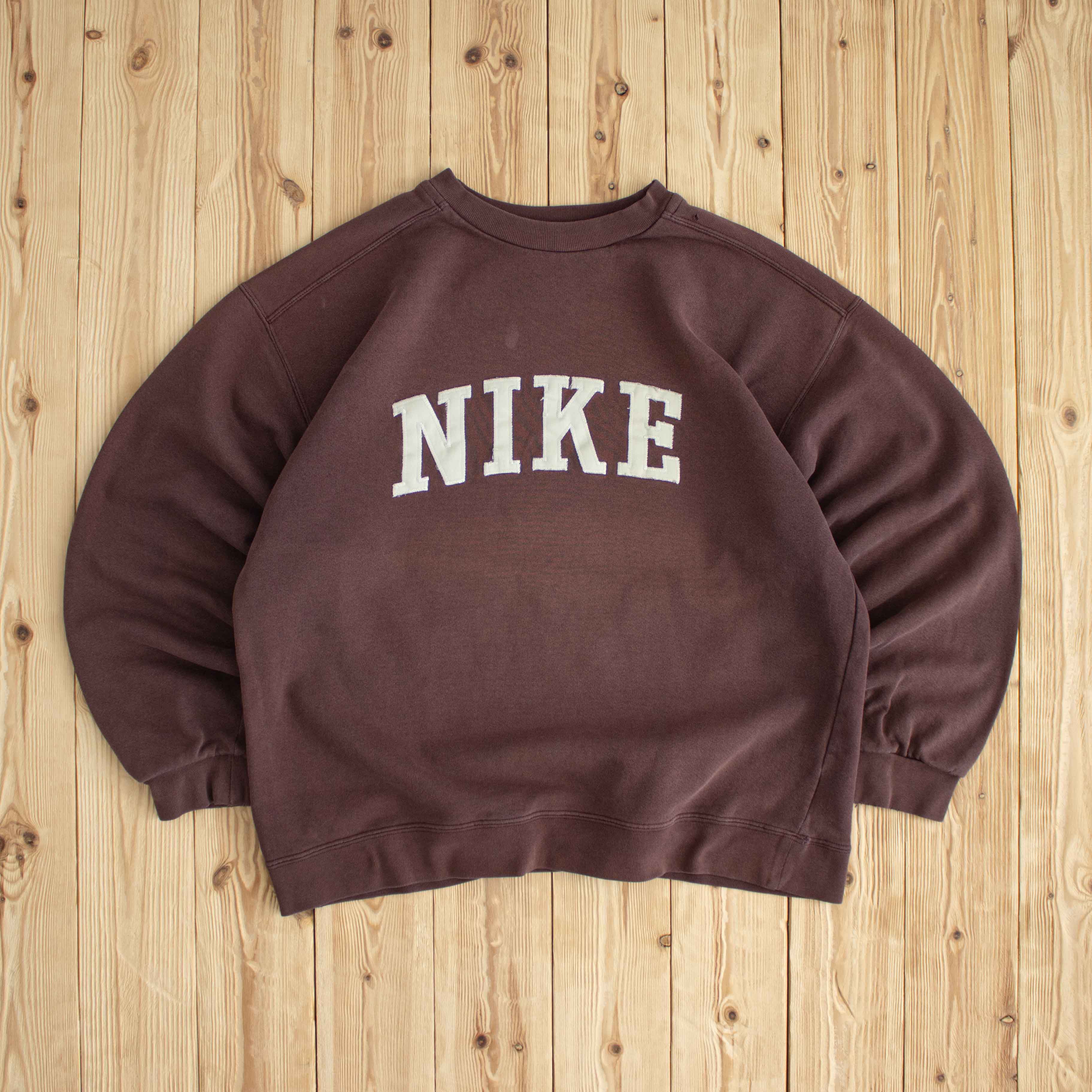 (M/L) Nike Spell Out Vintage Embroidered Sweatshirt Brown