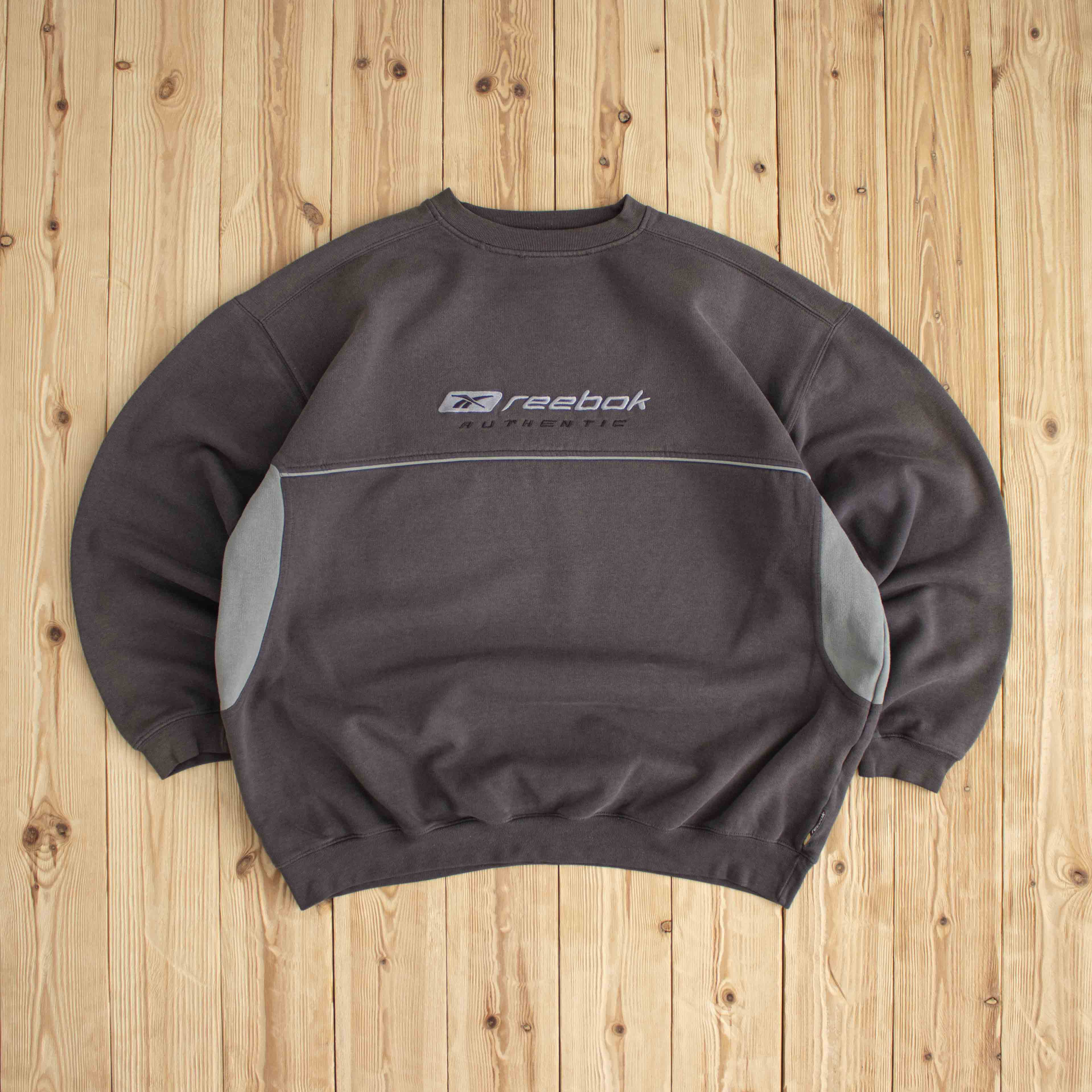 (L/XL) Reebok Authentic Vintage Embroidered Sweatshirt Gray