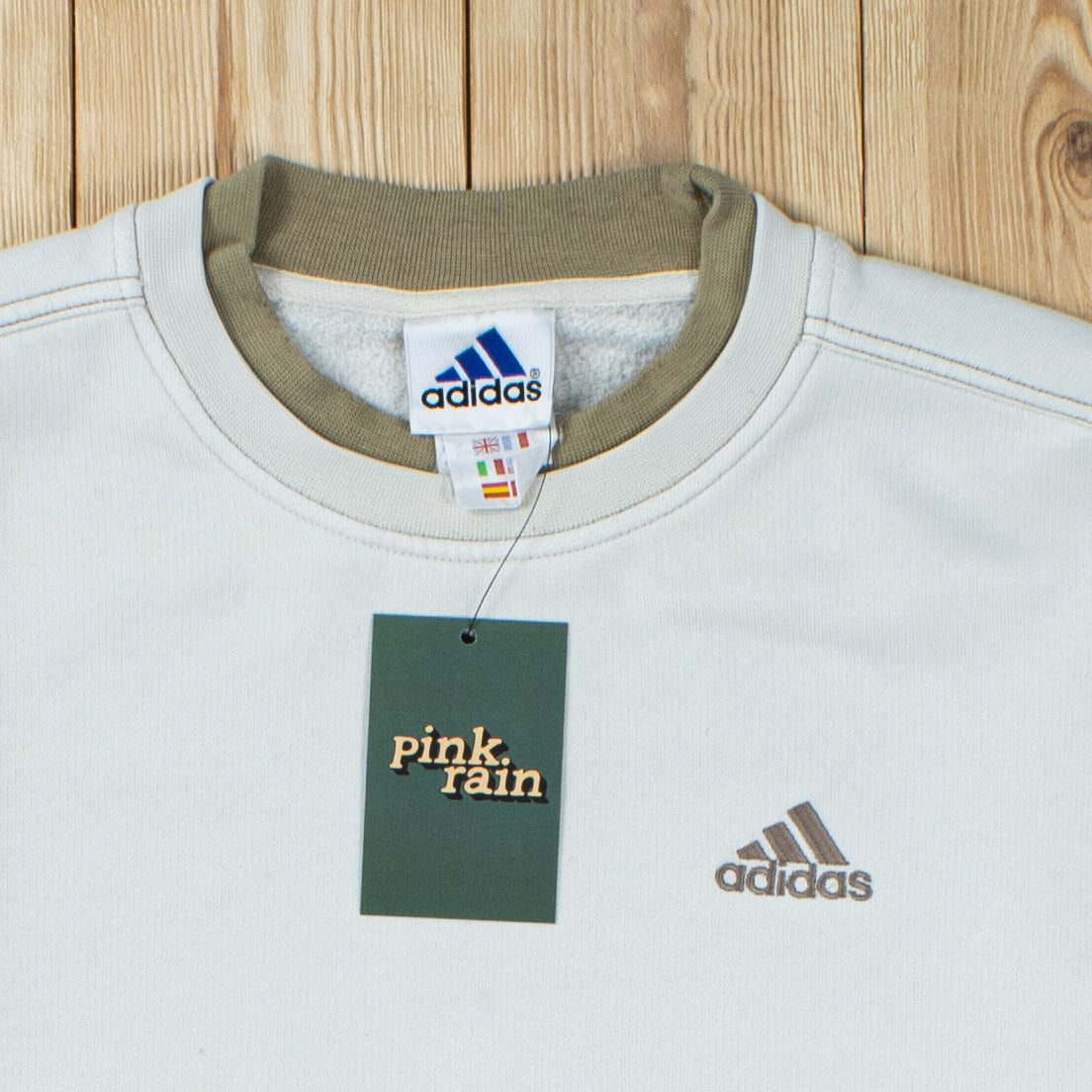 (L) Vintage Adidas Essential Embroidered Sweatshirt