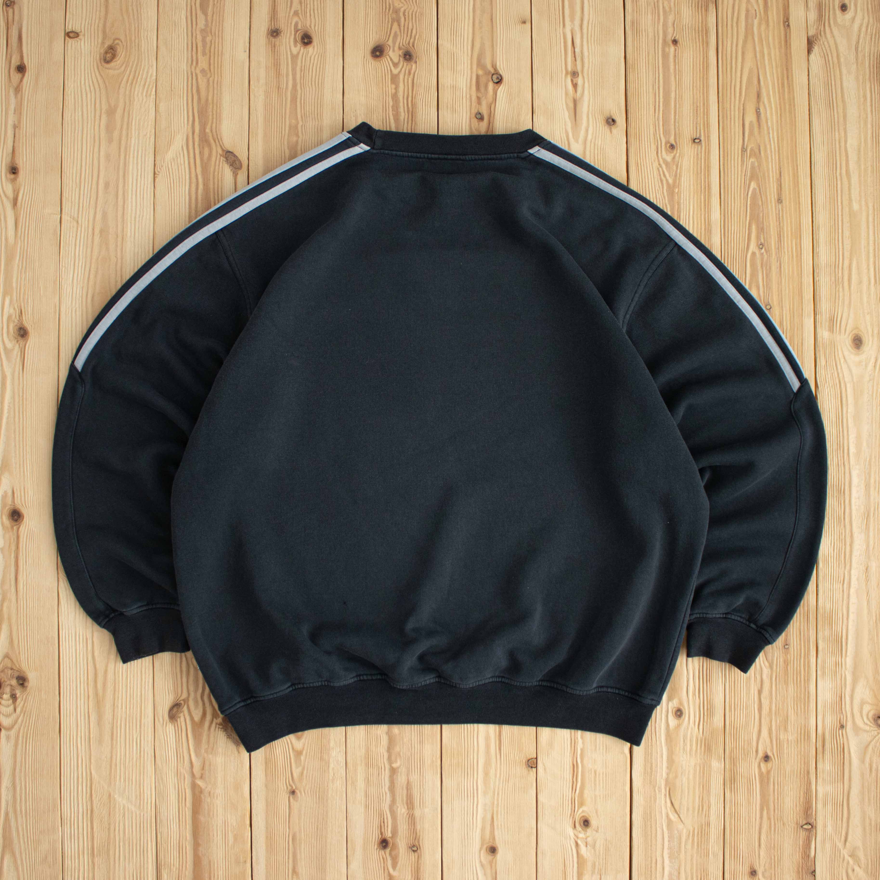 (L/XL) Adidas Vintage Embroidered Sweatshirt Black