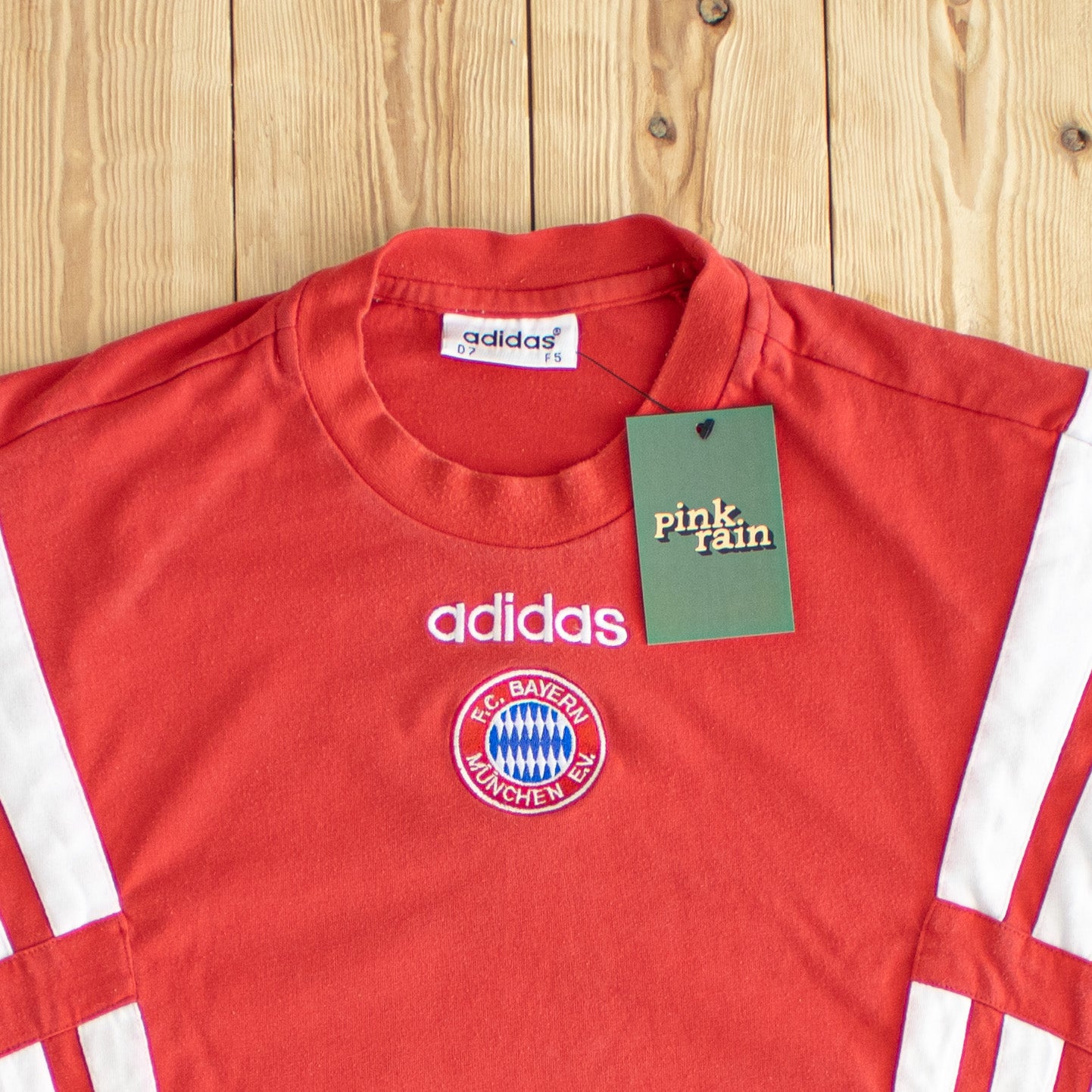 (L) Adidas F.C. Bayern München Vintage Embroidered T-Shirt Red