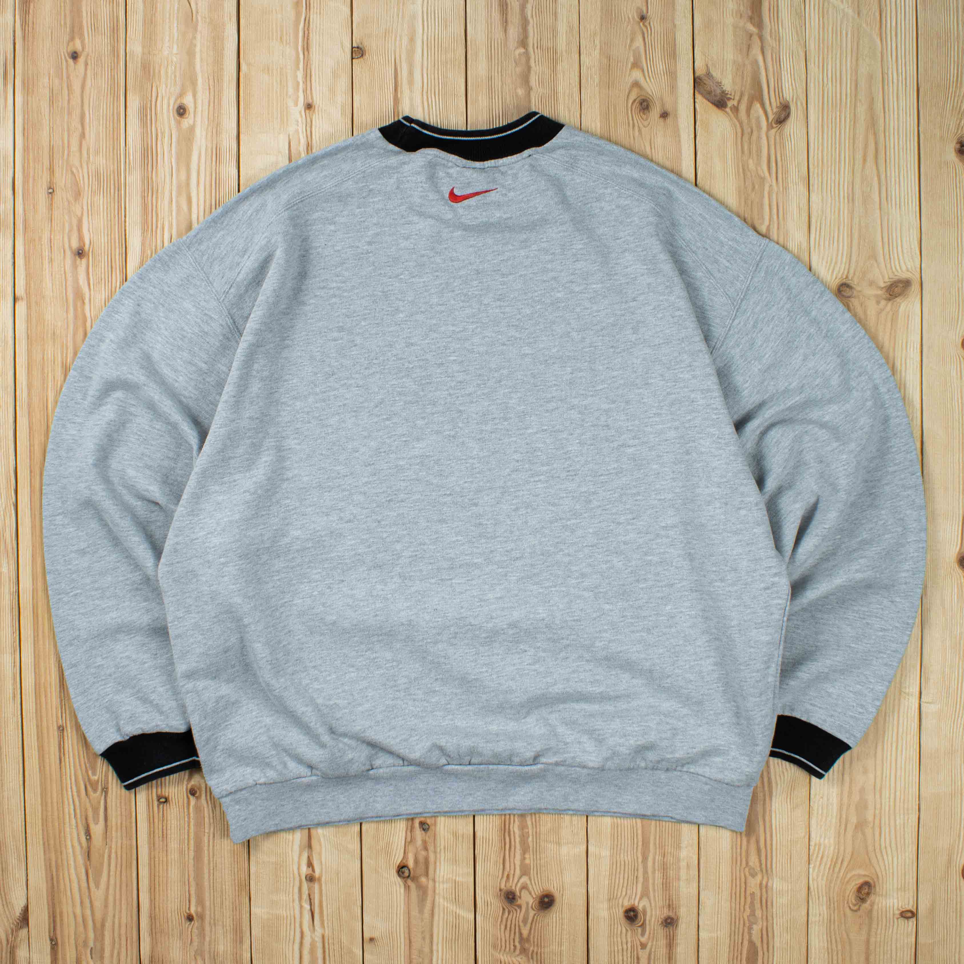 (L) Vintage Nike Spell Out Embroidered Sweatshirt