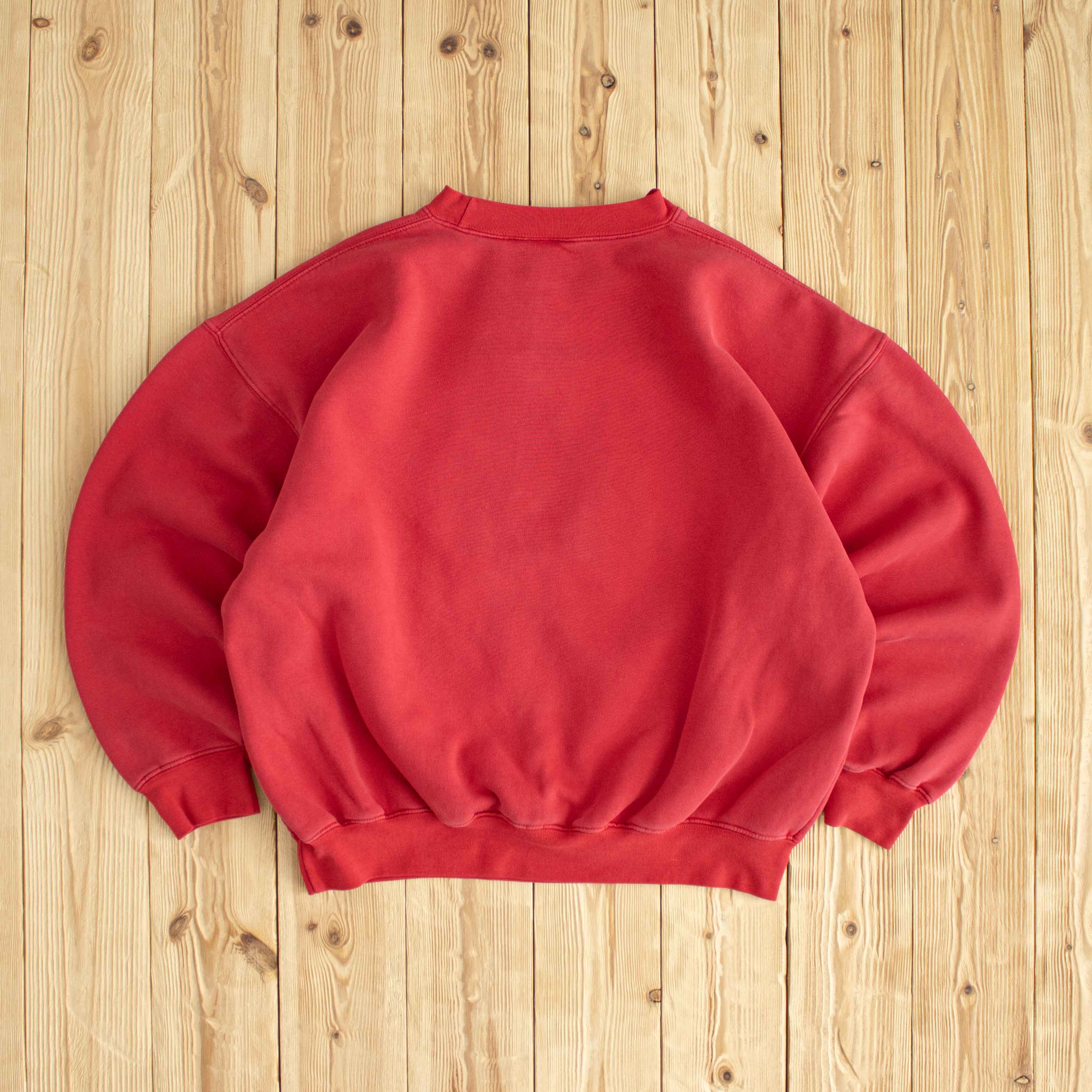 (M) Disney Vintage Embroidered Sweatshirt Red