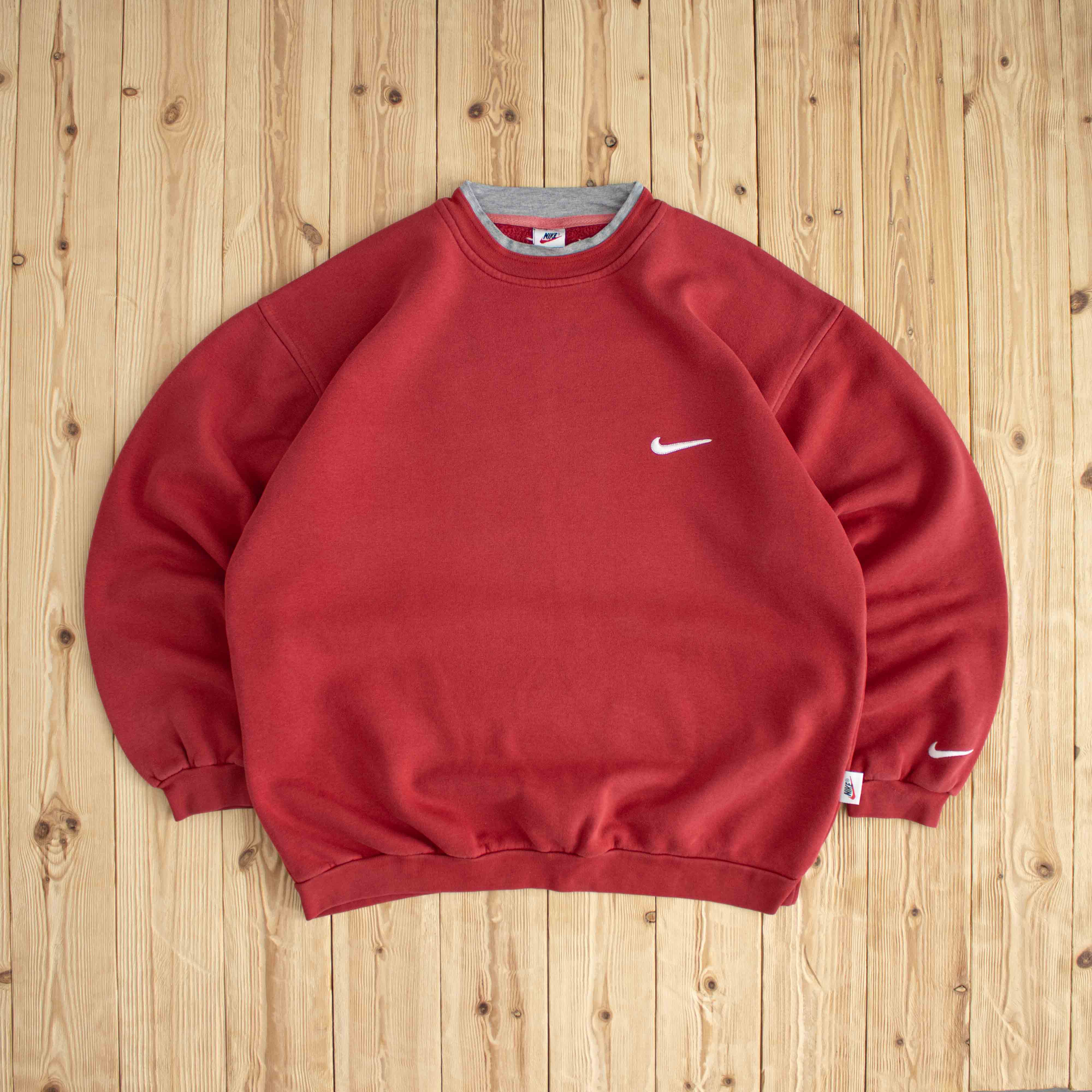 (XL) Nike Vintage Essential Embroidered Sweatshirt Red