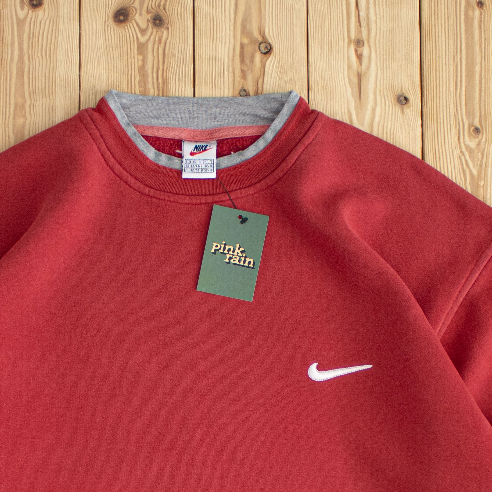 (XL) Nike Vintage Essential Embroidered Sweatshirt Red