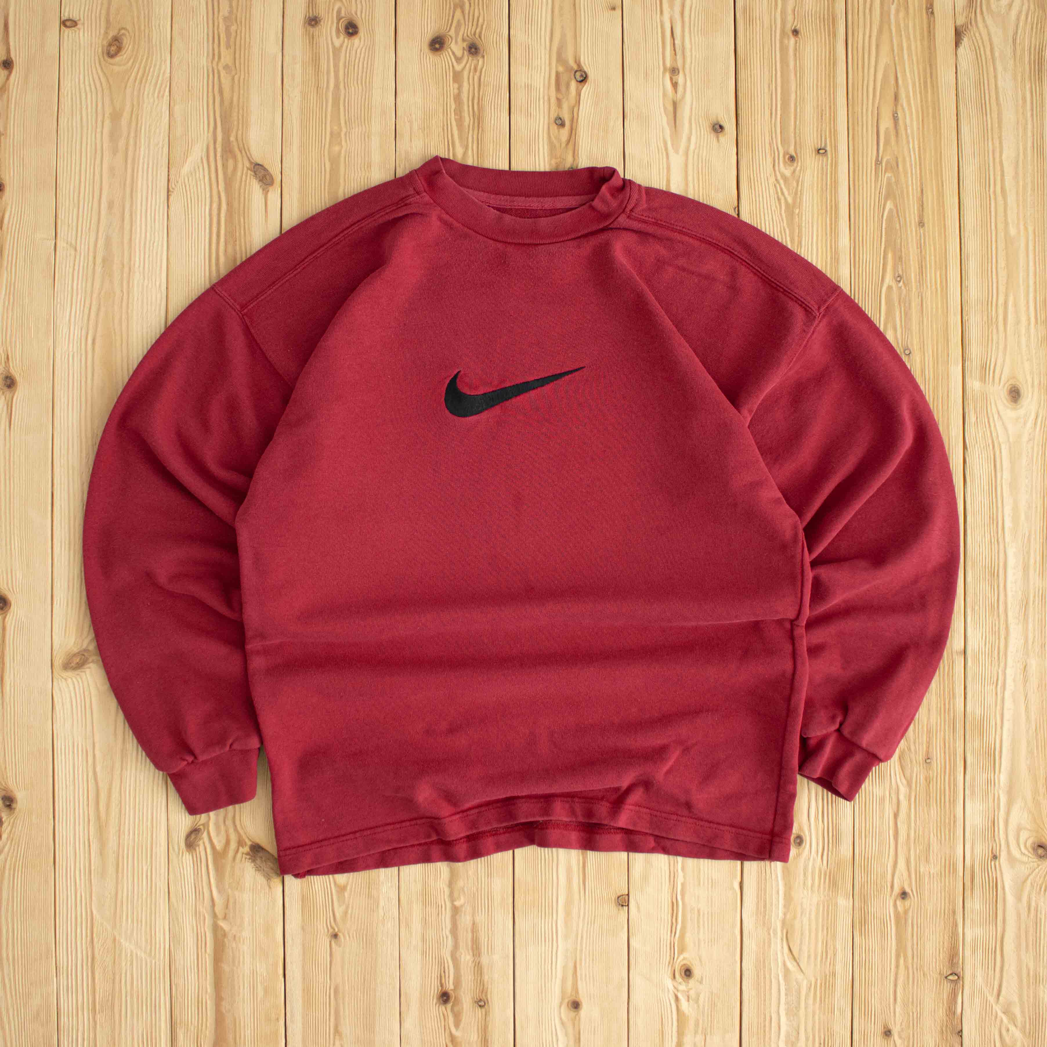 (M) Nike Swoosh Vintage Embroidered Sweatshirt Red