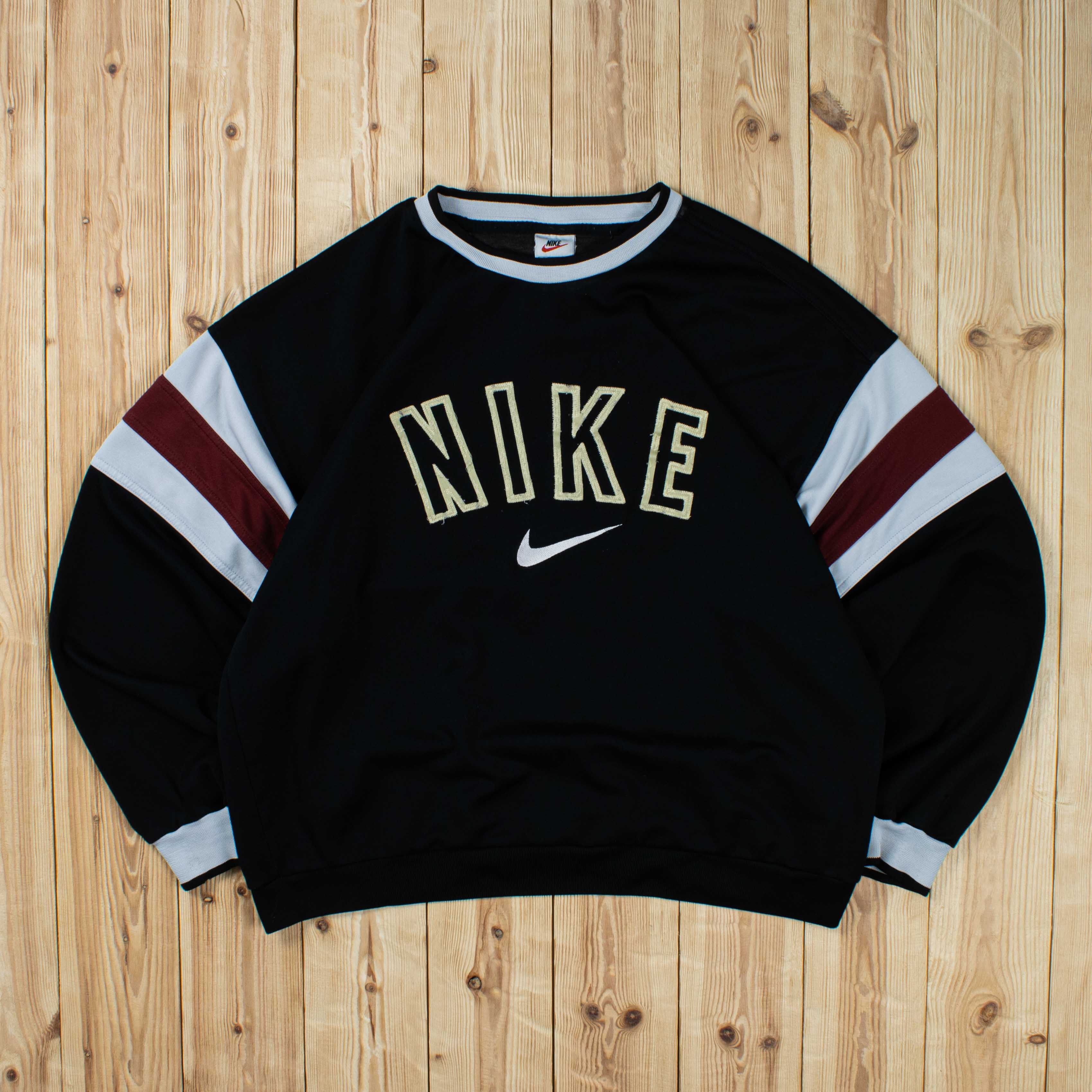 (M/L) Vintage Nike Spell Out Embroidered Sweatshirt