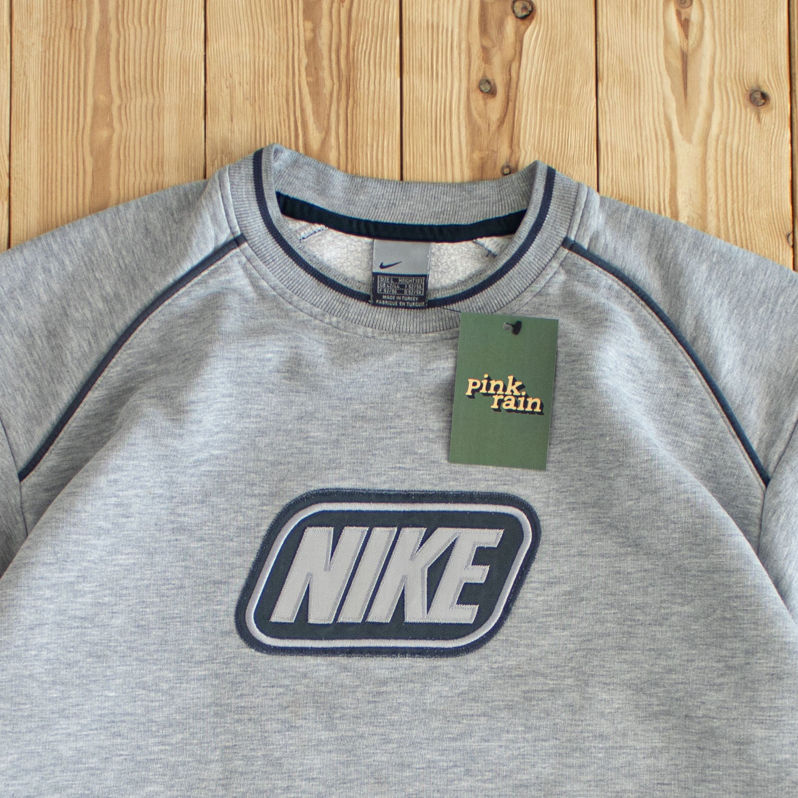 (L) Nike Spell Out Vintage Embroidered Sweatshirt Gray