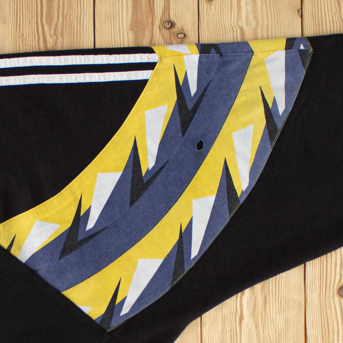 (XL) Adidas Vintage Embroidered Sweatshirt Black