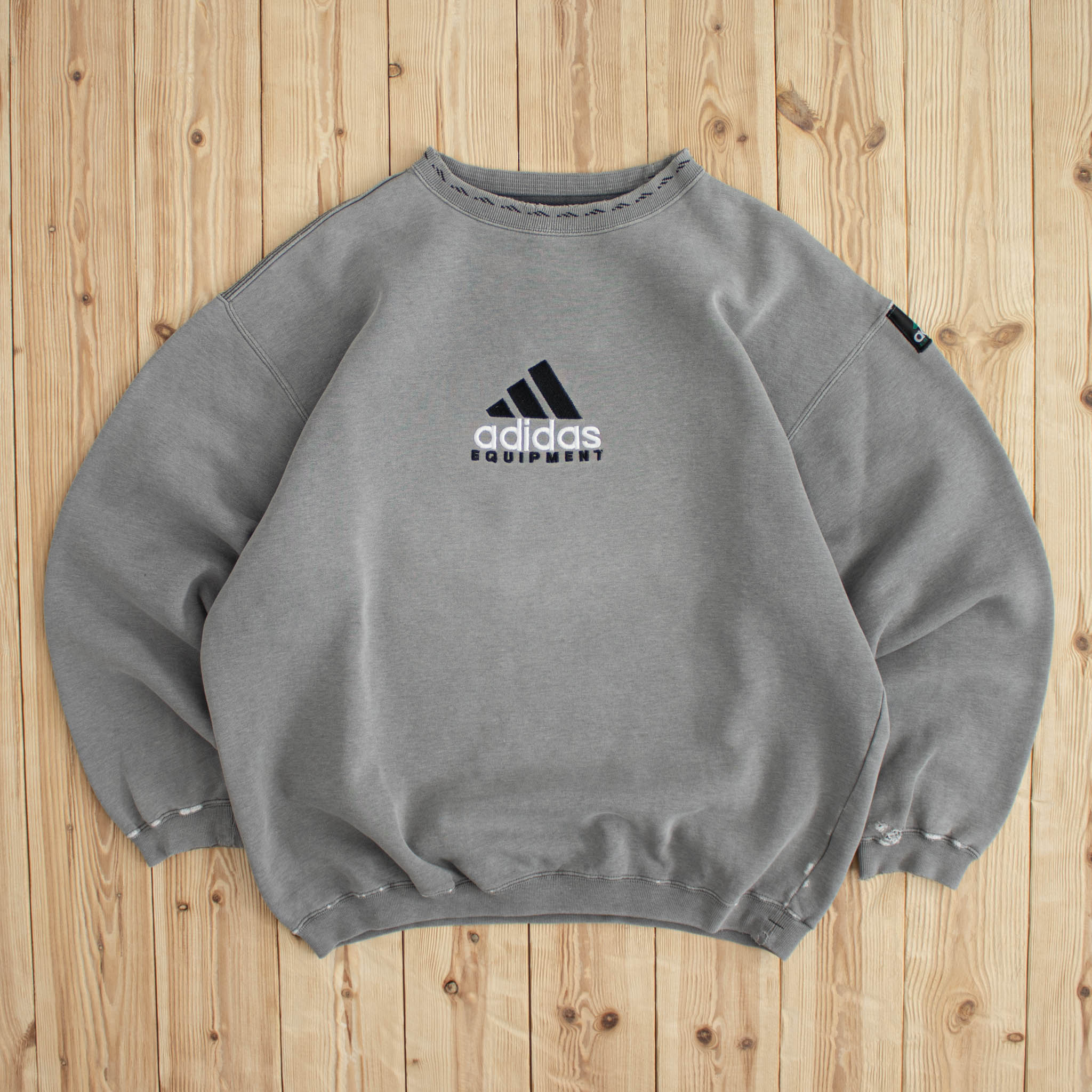 (L) Vintage Adidas Equipment Embroidered Sweatshirt