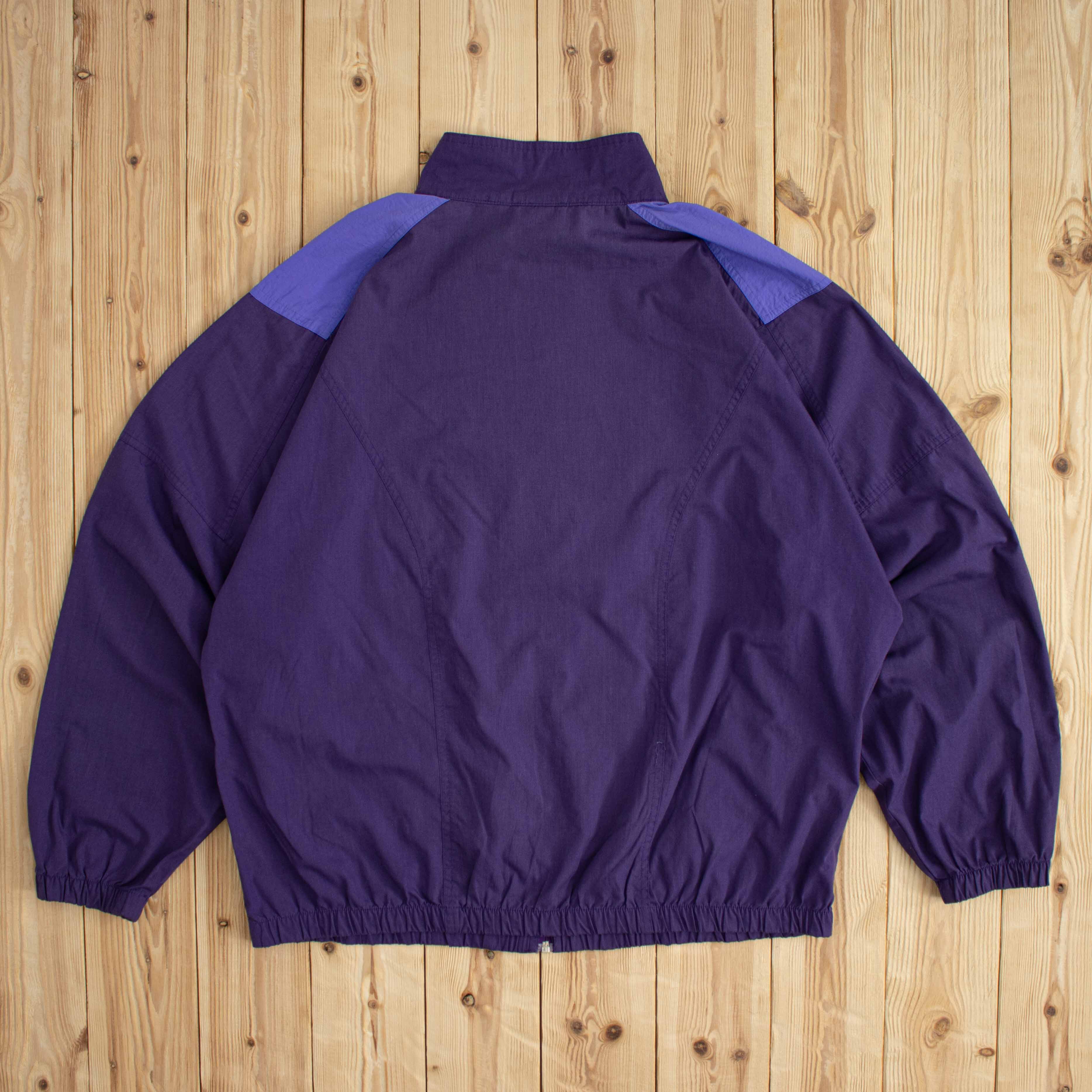 (L) Vintage Nike Essential Embroidered Jacket