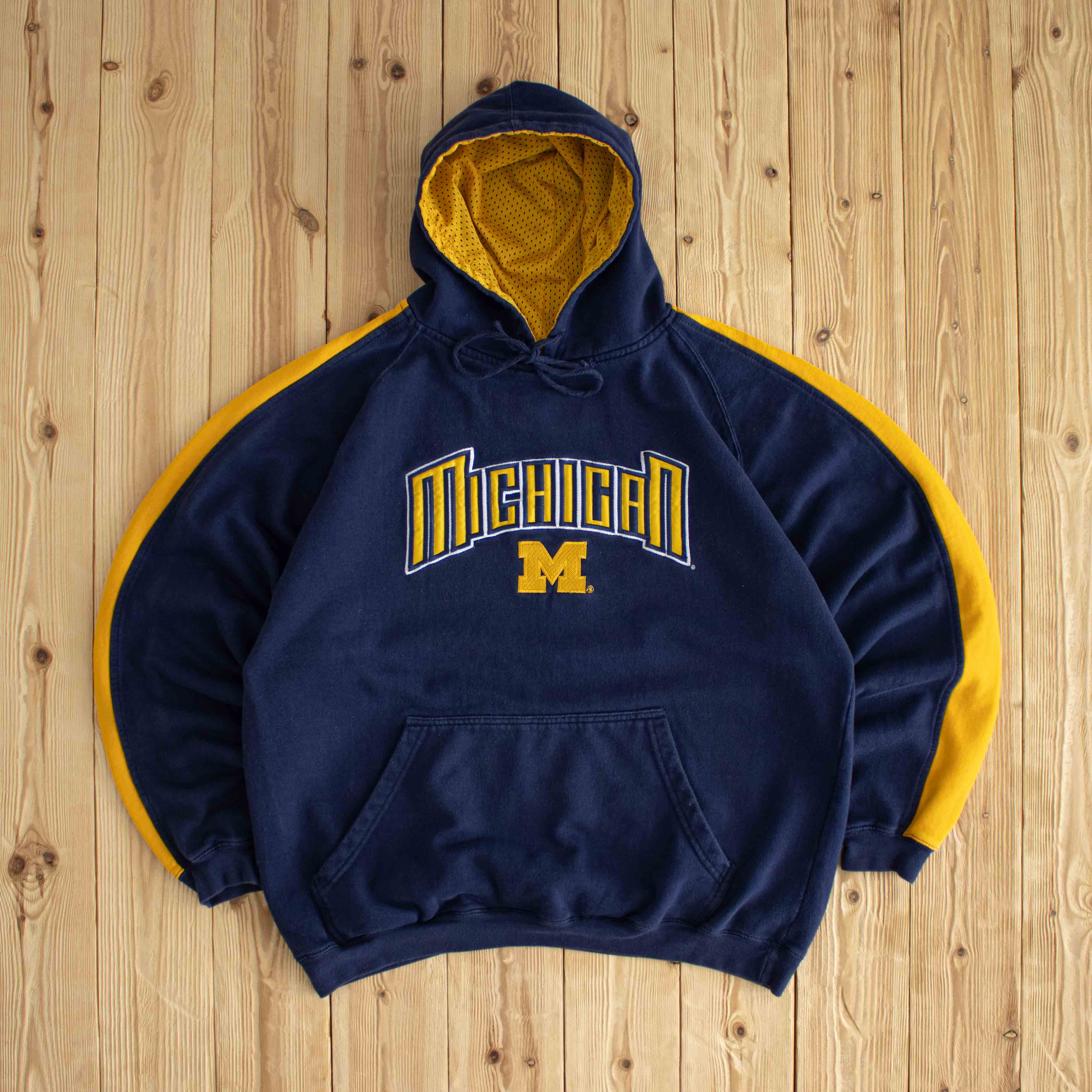 (M/L) Michigan Wolverines Vintage Embroidered Hoodie Blue