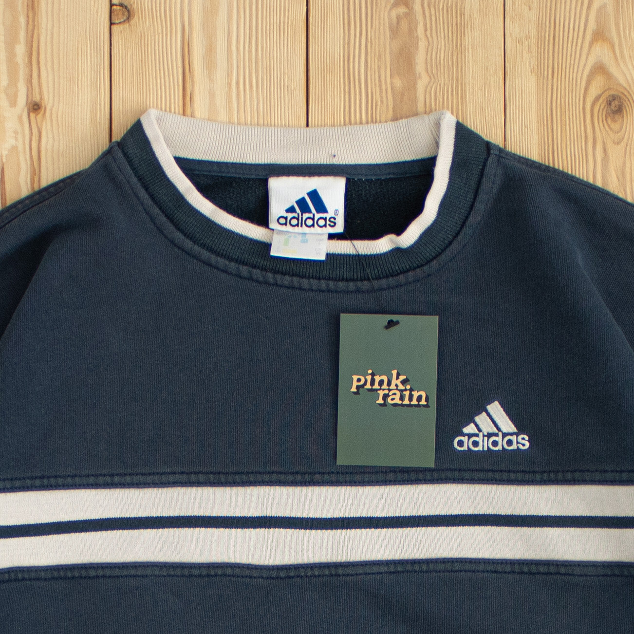 (M) Vintage Adidas Essential Embroidered Sweatshirt