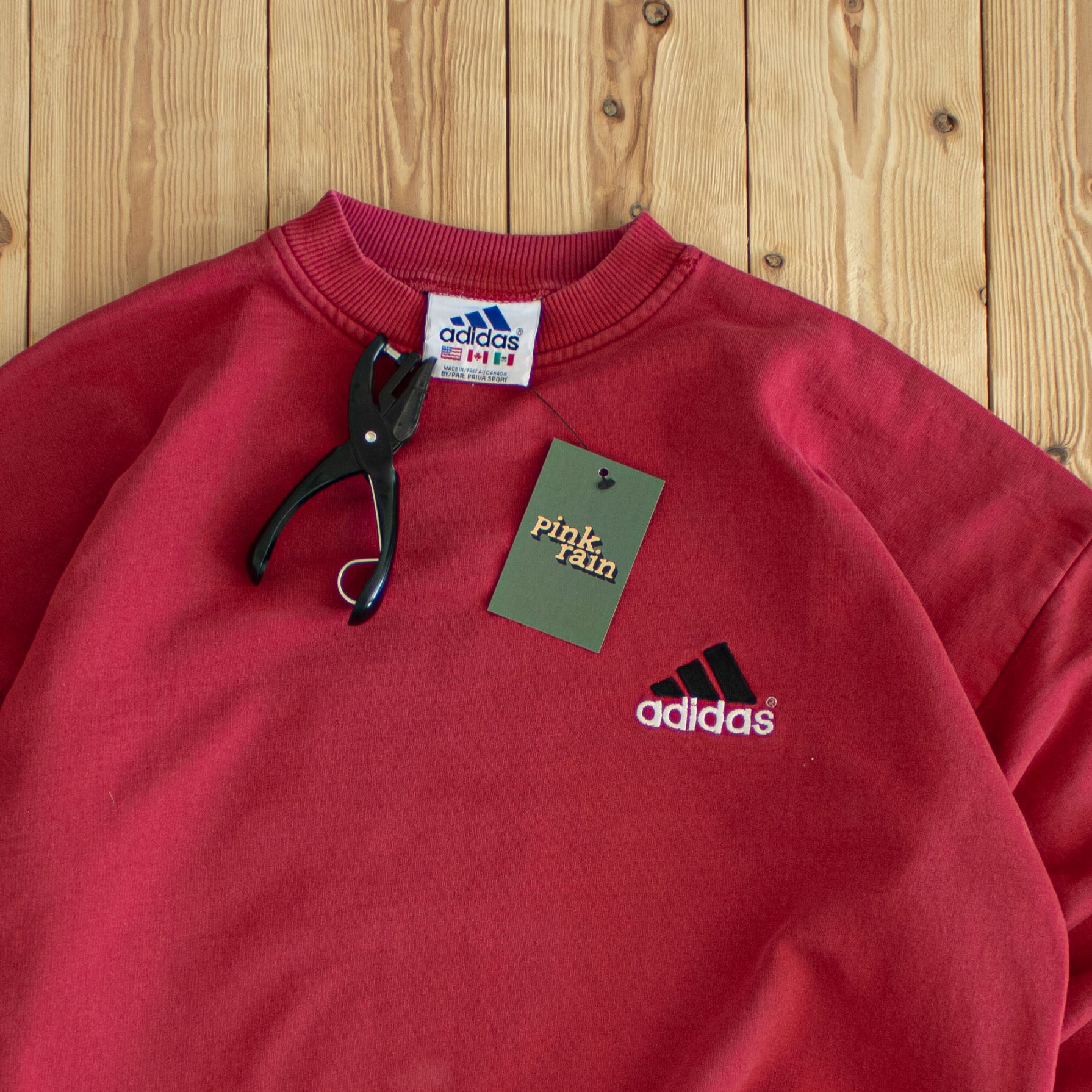(S) Adidas Essential Vintage Embroidered Sweatshirt Red