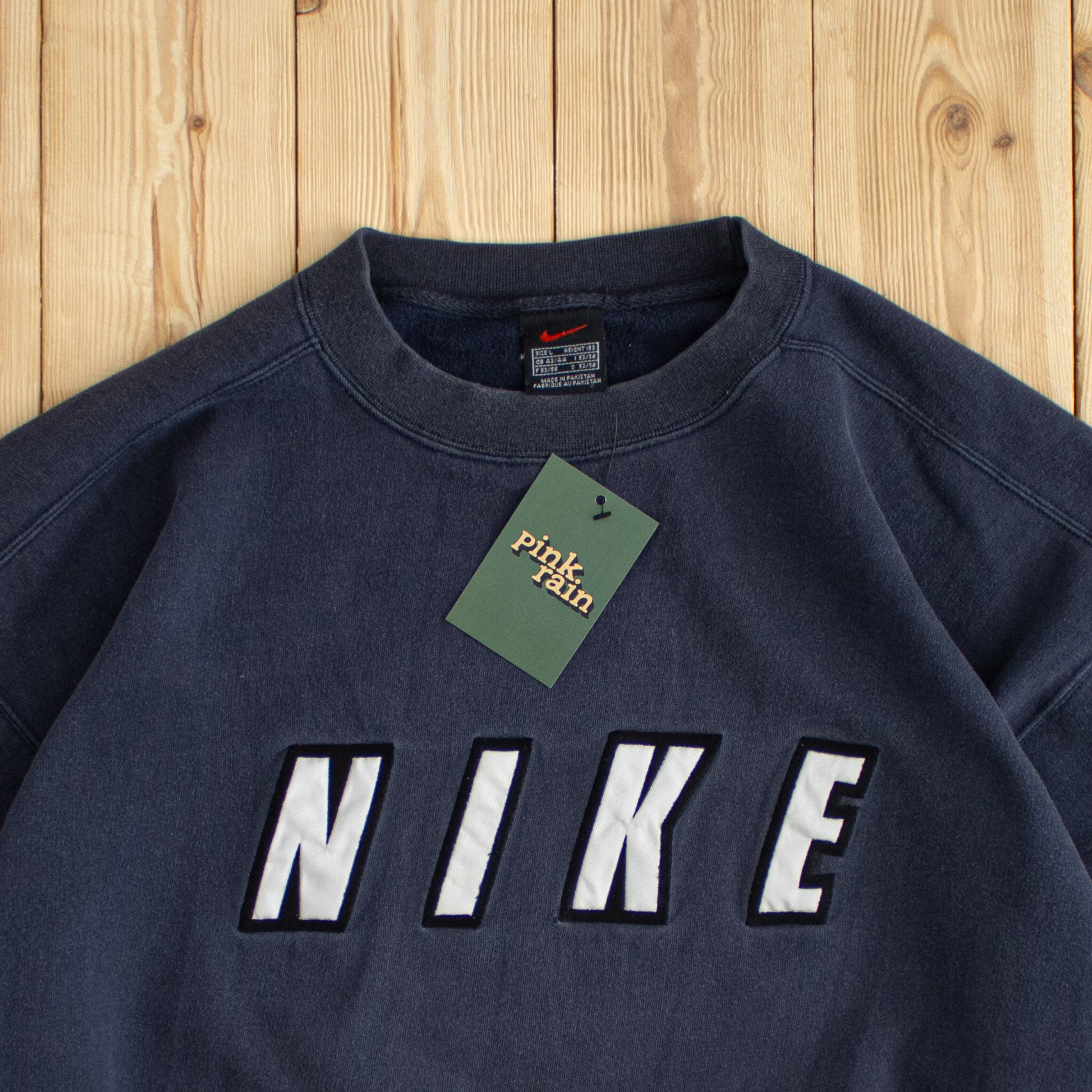 (L) Vintage Nike Spell Out Embroidered Sweatshirt