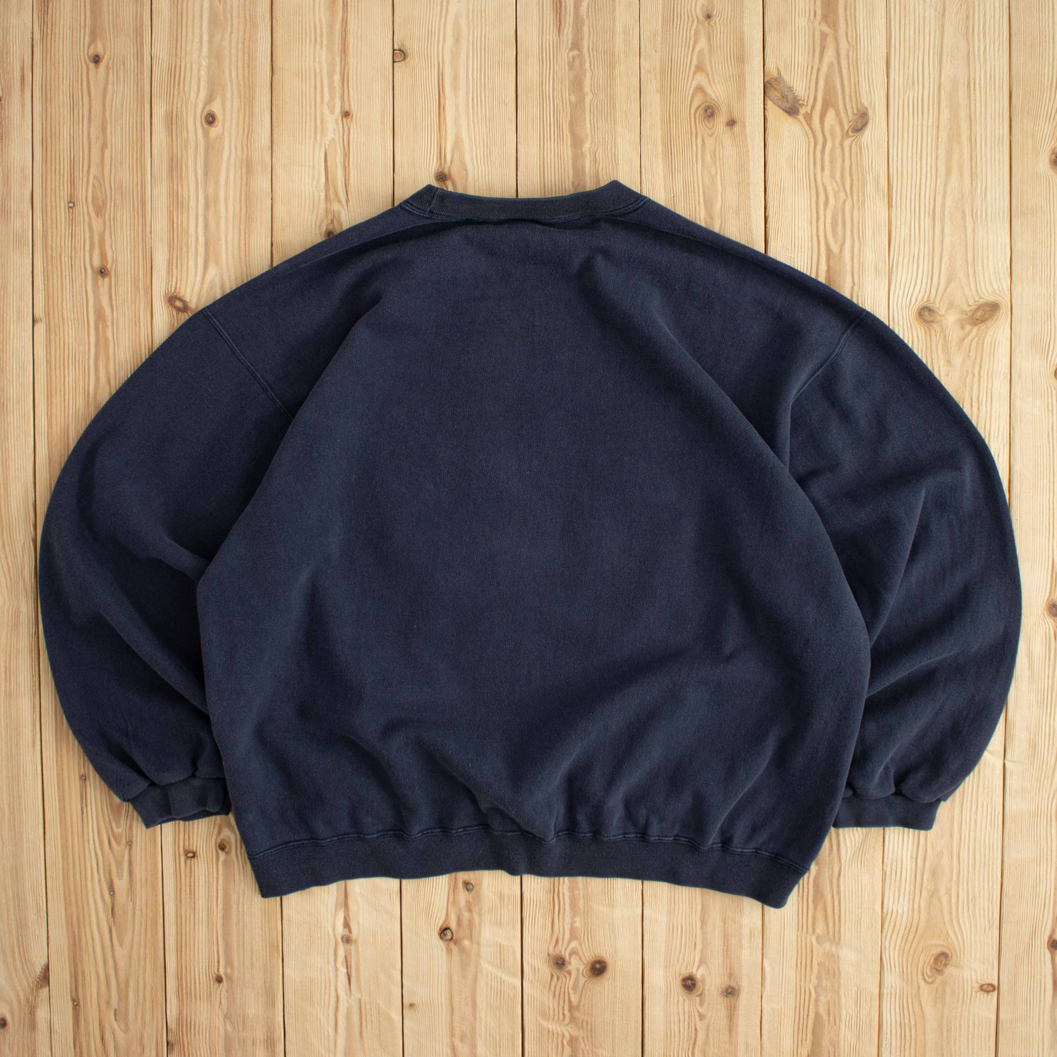 (L) Vintage Nike Spell Out Embroidered Sweatshirt