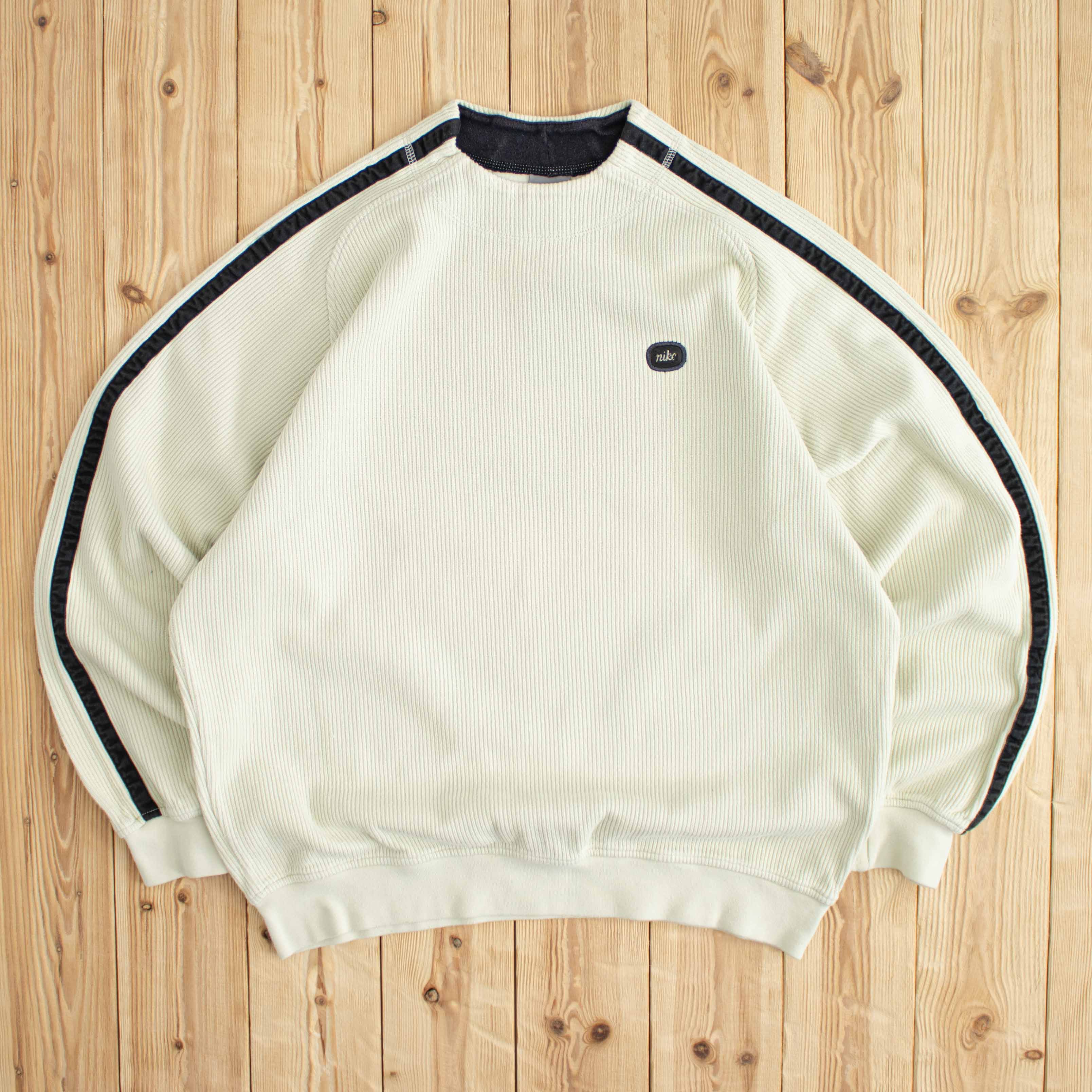 (M) Vintage Nike Essential Embroidered Sweatshirt