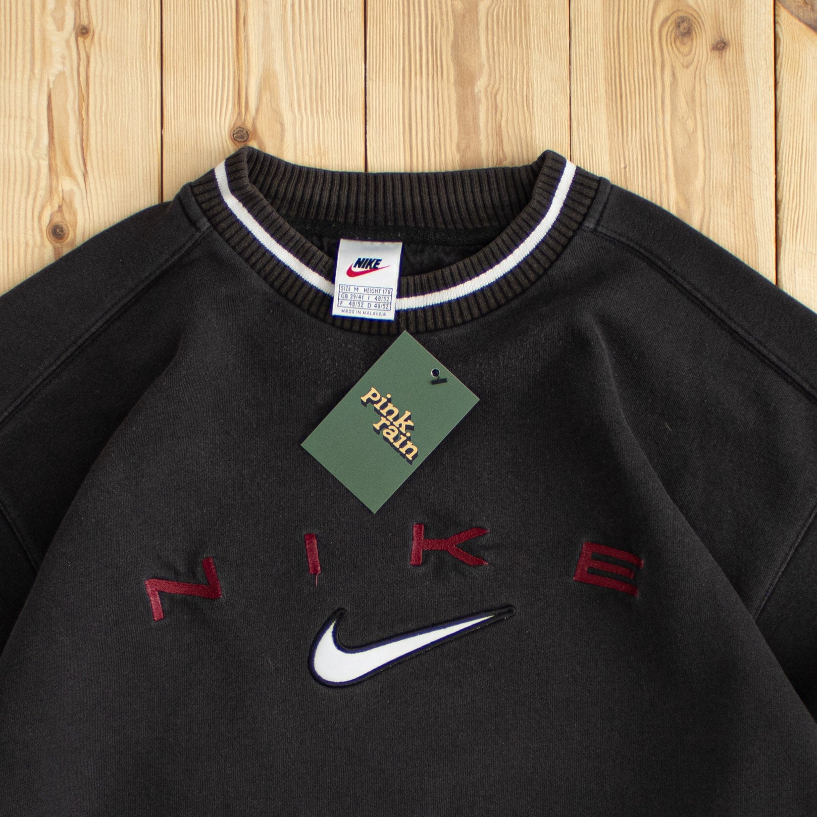 (M) Vintage Nike Spell Out Embroidered Sweatshirt