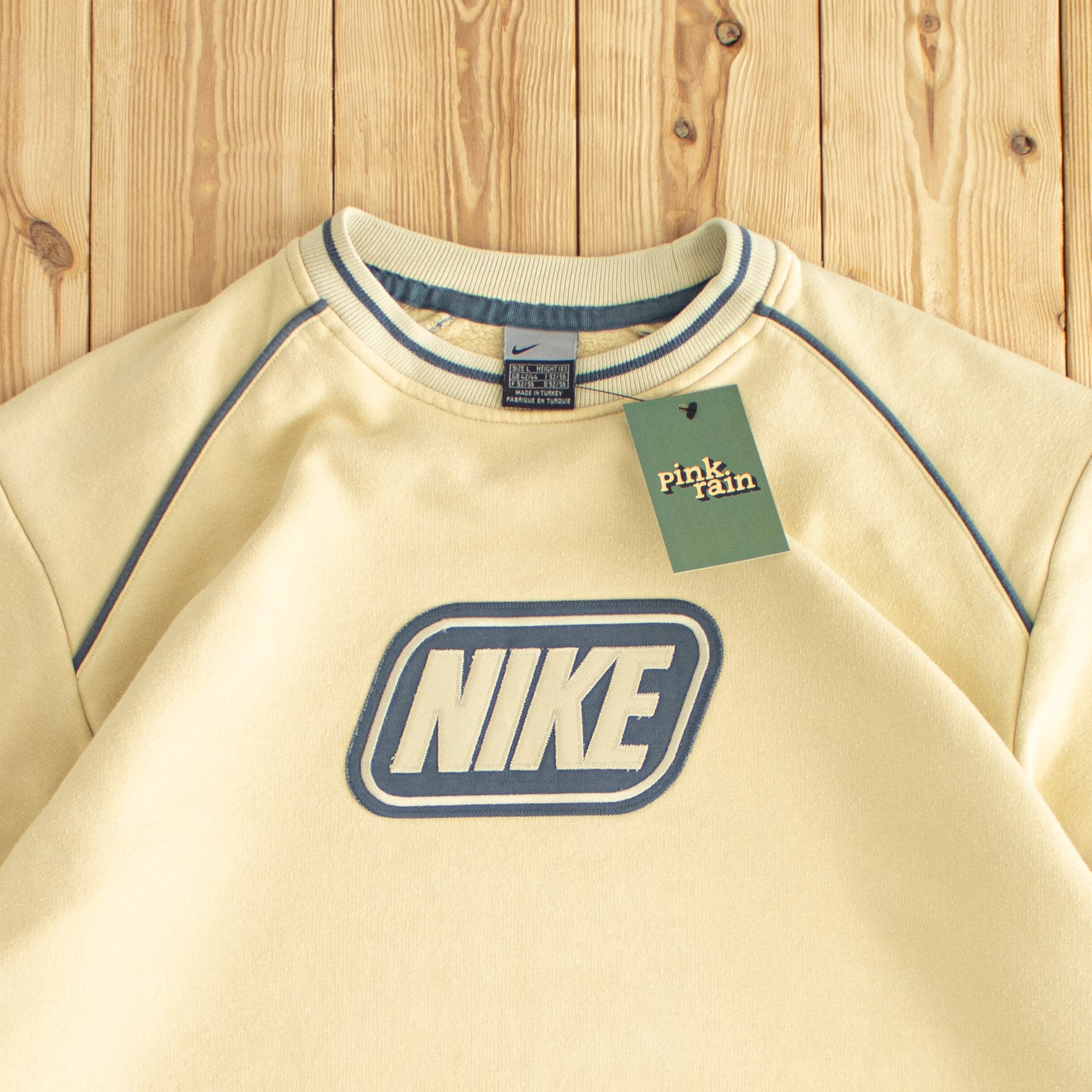 (L) Nike Spell Out Vintage Embroidered Sweatshirt Beige