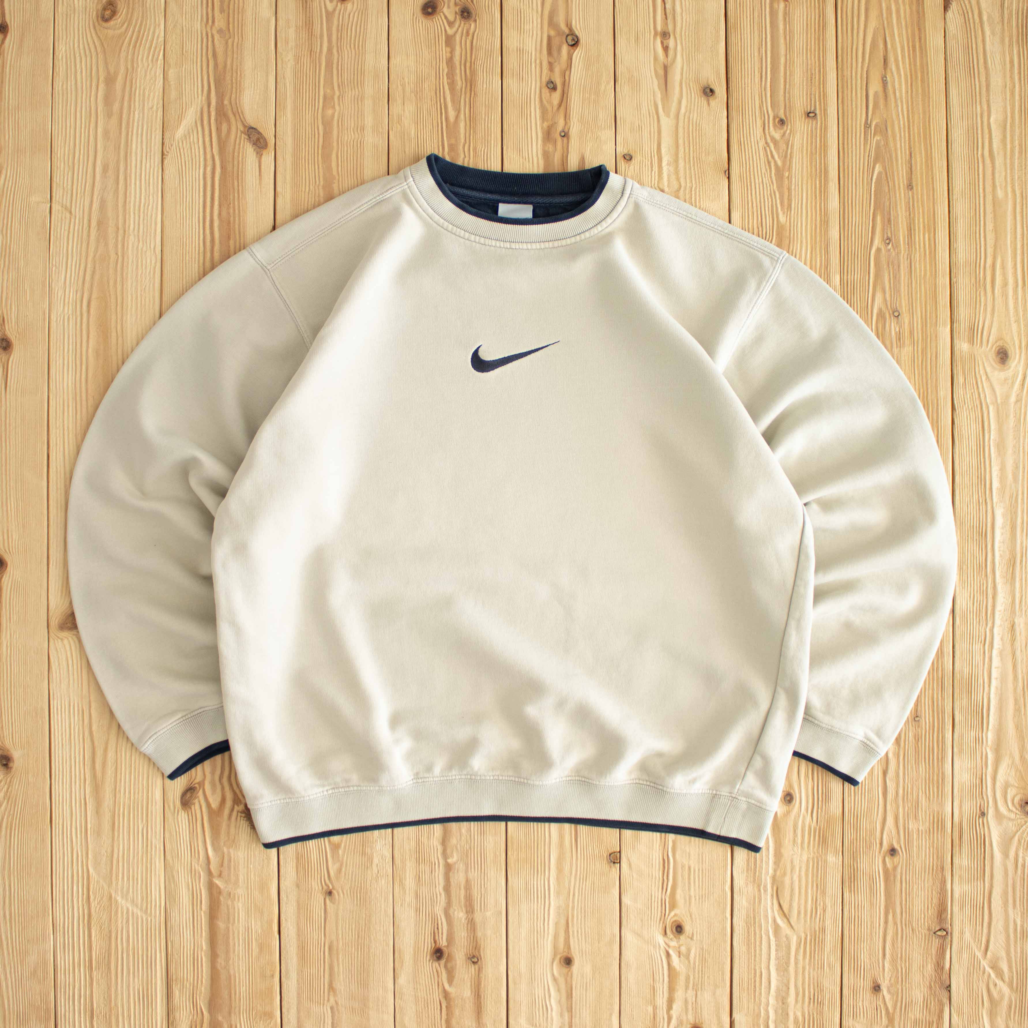 (M) Nike Swoosh Vintage Embroidered Sweatshirt Beige
