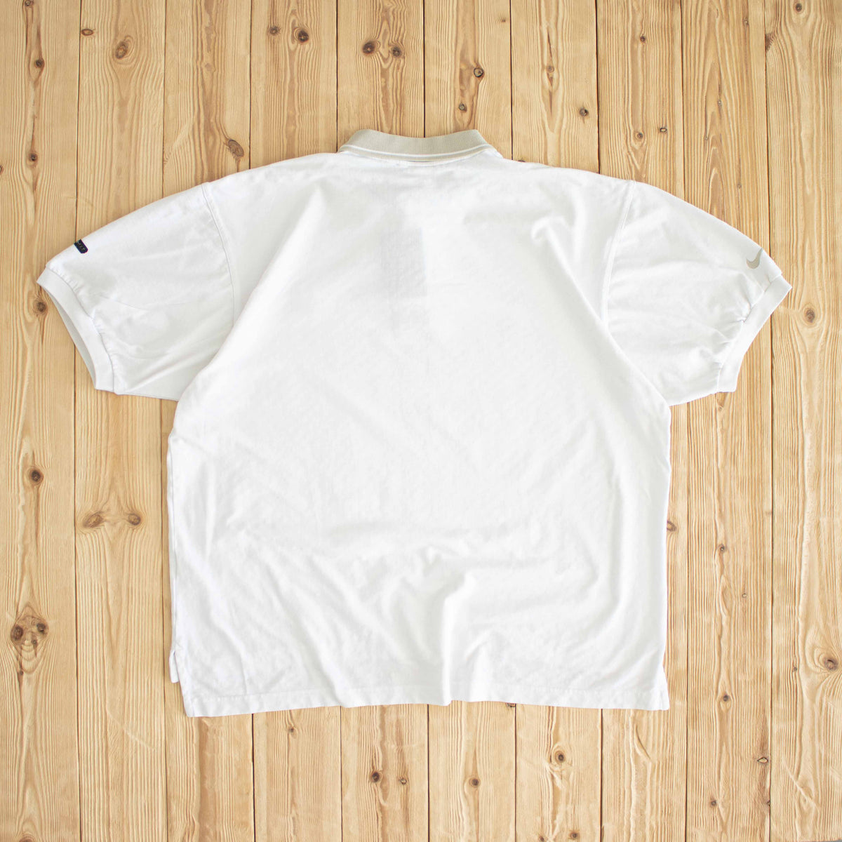 (L/XL) Nike Vintage Embroidered Polo T-Shirt White
