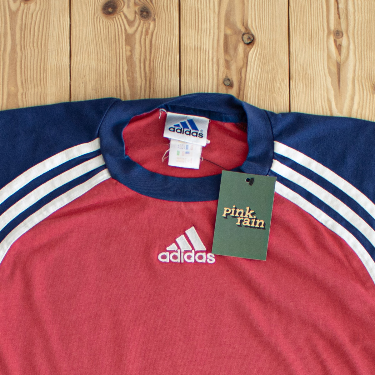 (L) Adidas Vintage Center Logo Embroidered T-Shirt Red