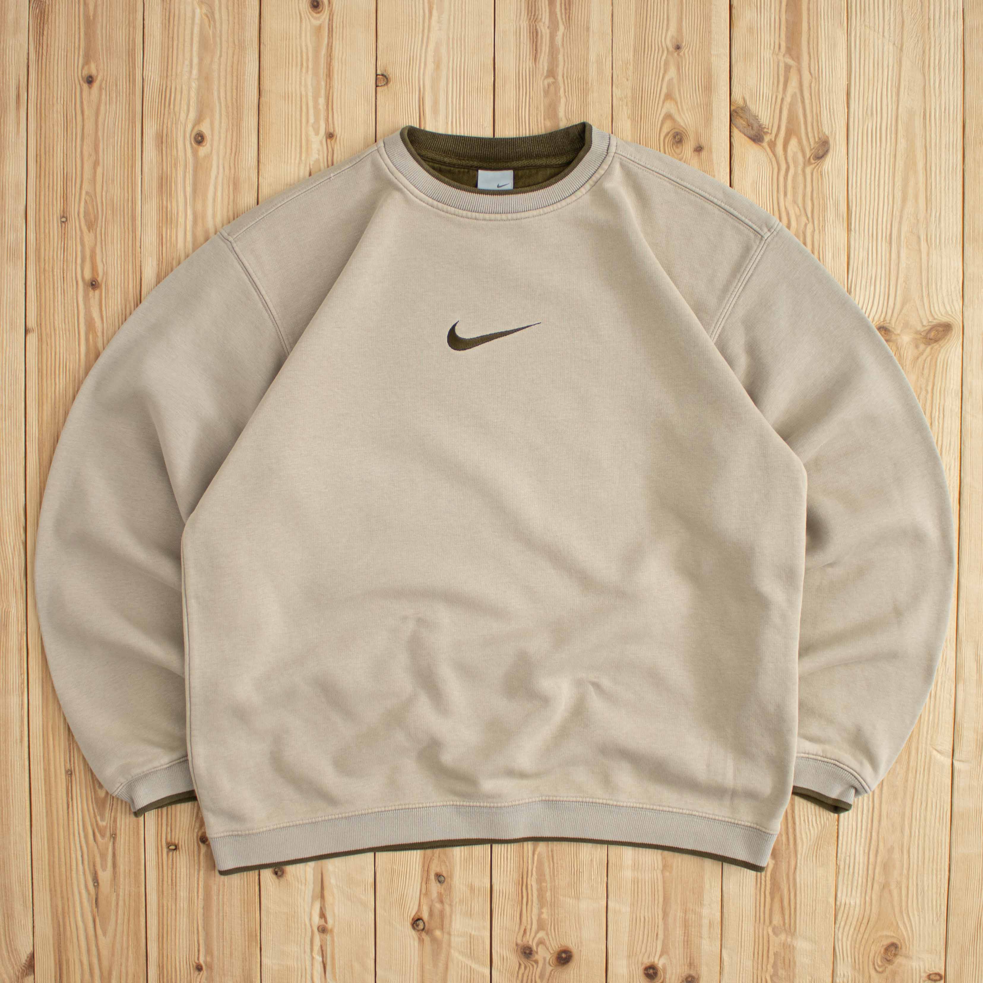 (M/L) Vintage Nike Swoosh Embroidered Sweatshirt