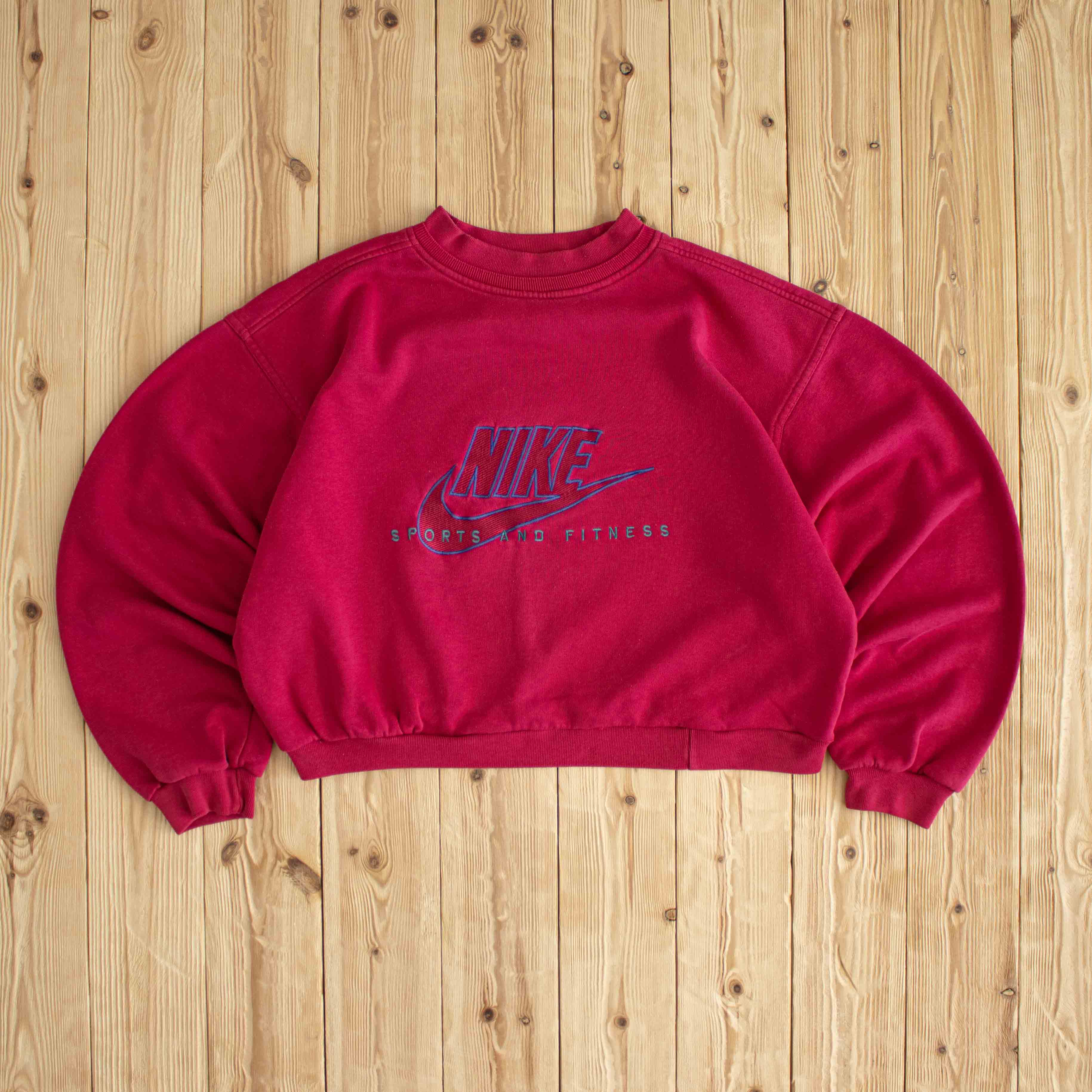 (L/XL) Nike Sports & Fitness Vintage Embroidered Cropped Sweatshirt Red Pink
