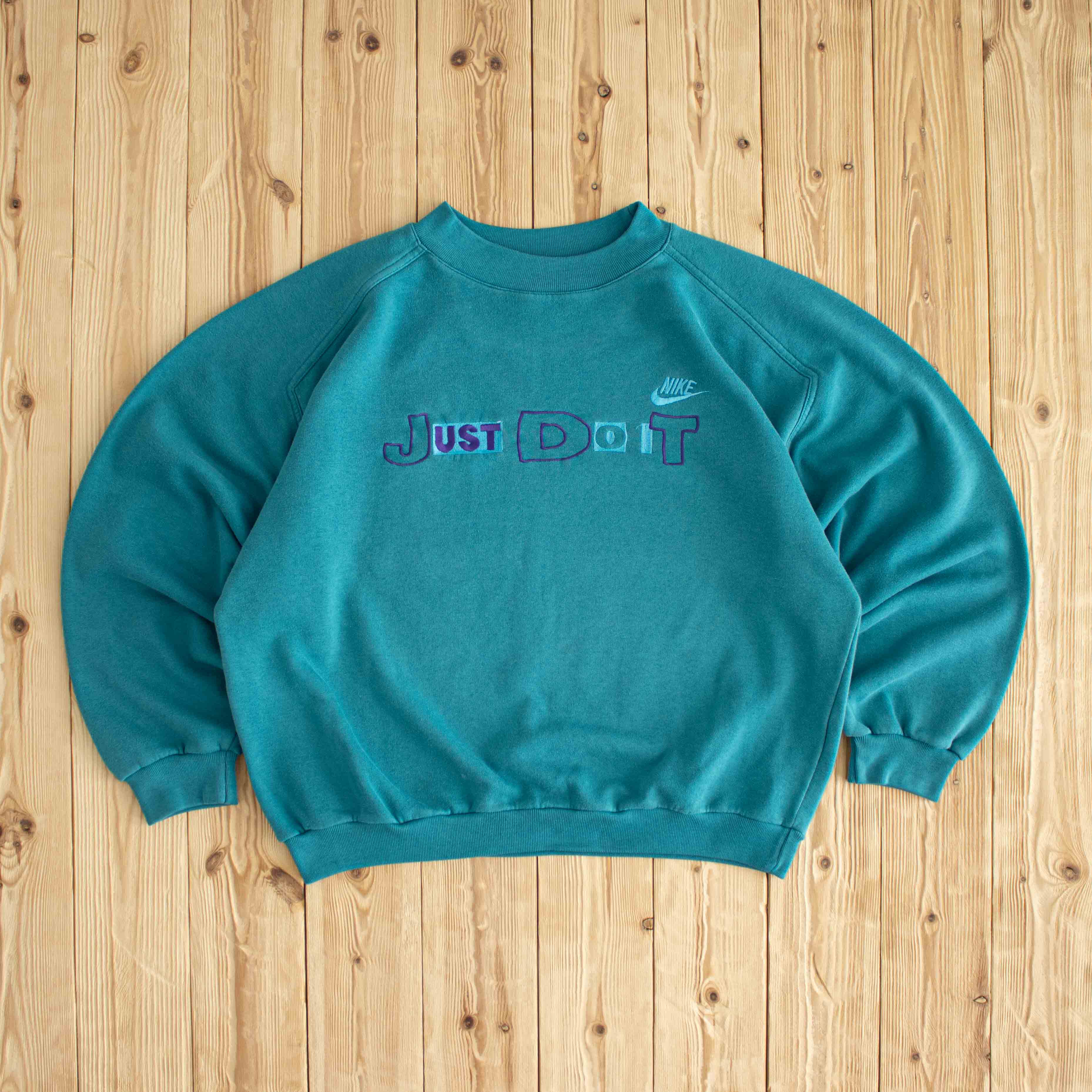 (L) Nike 'Just Do It' Vintage Embroidered Sweatshirt Blue