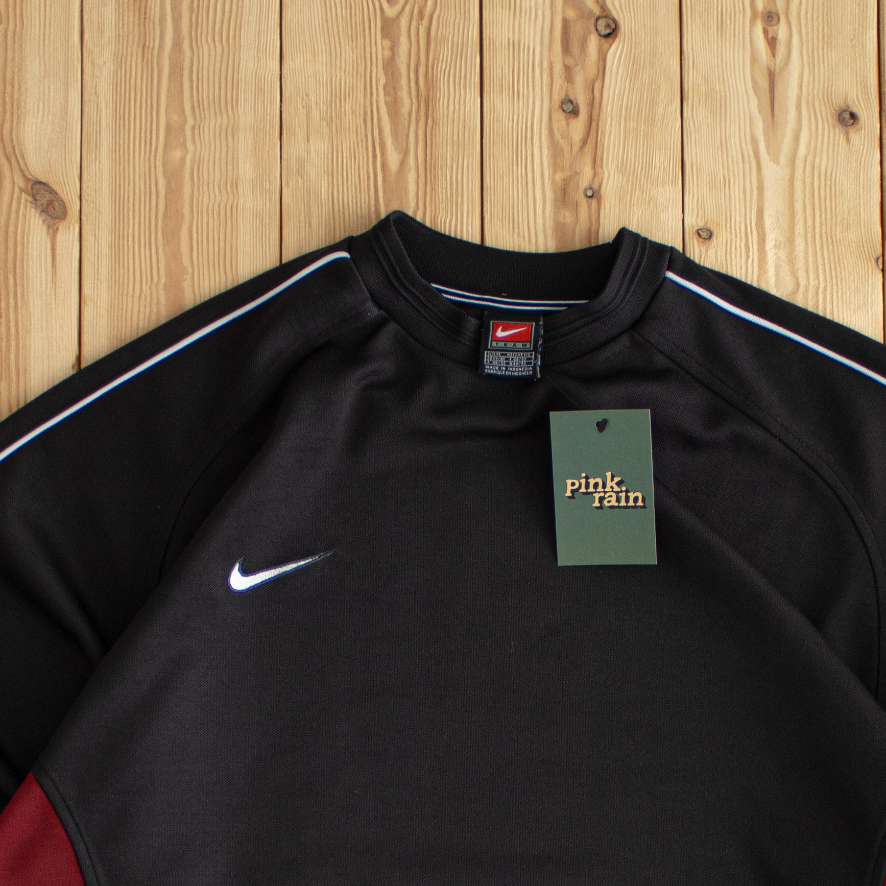 (L) Nike Team Vintage Essential Embroidered Sweatshirt Black