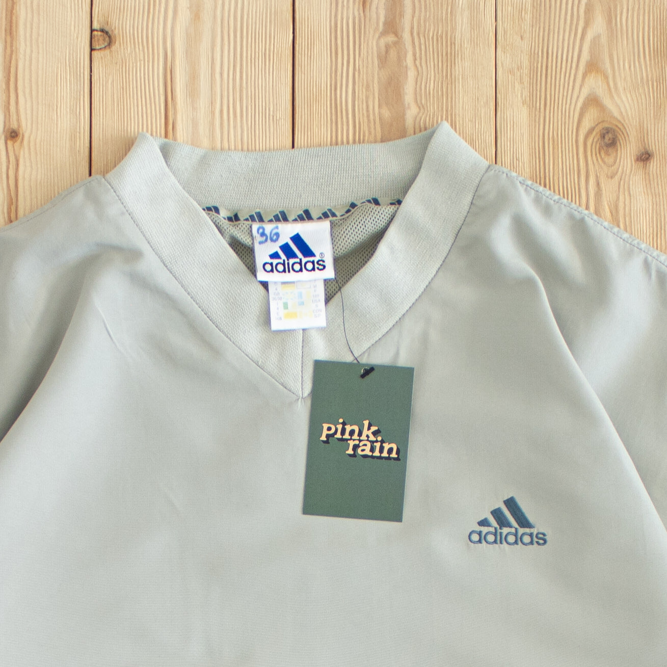 (M) Vintage Adidas Essential Embroidered Sweatshirt