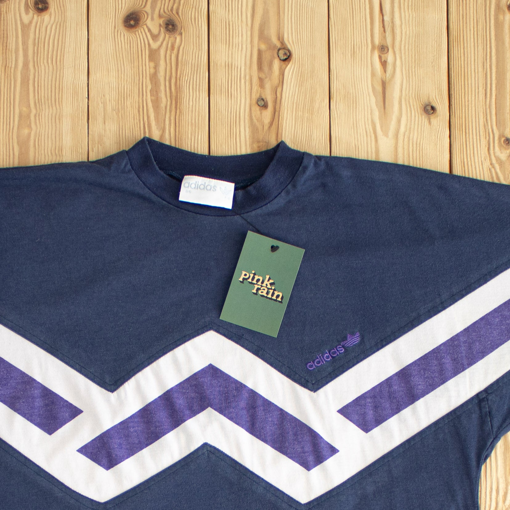 (M) Adidas Vintage Embroidered T-Shirt Purple Blue