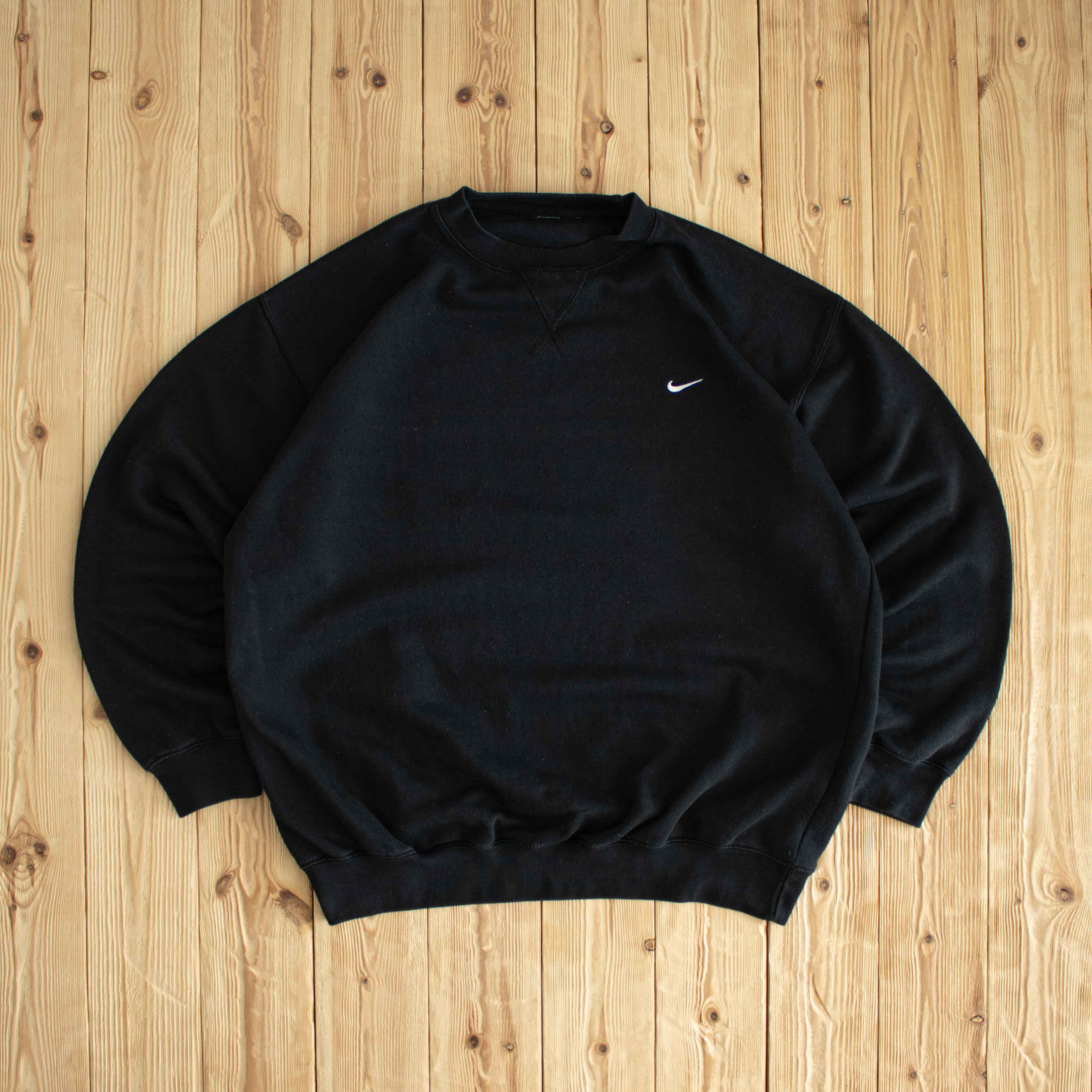 (L) Nike Vintage Essential Embroidered Sweatshirt Black