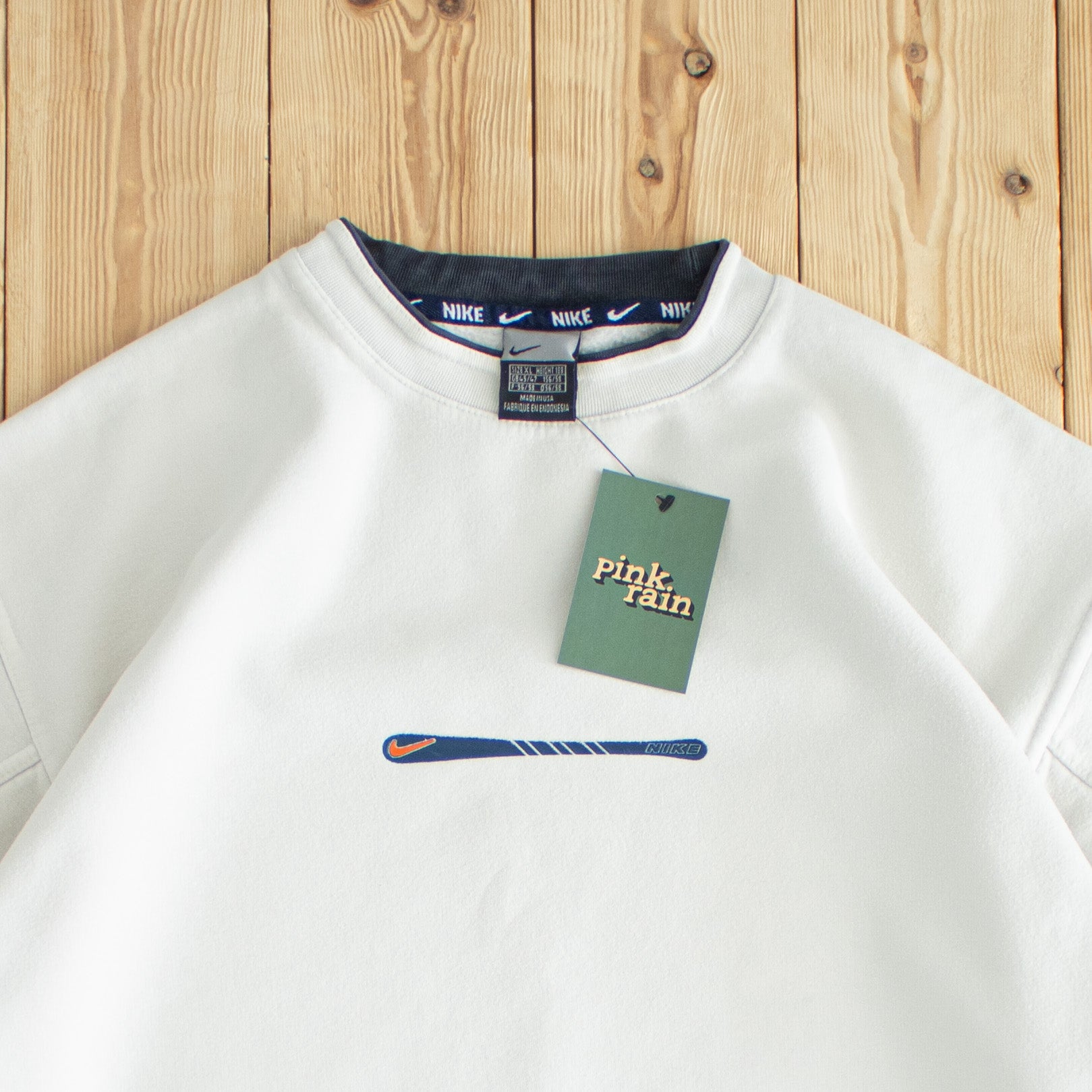 (L/XL) Nike Y2K Vintage Sweatshirt White
