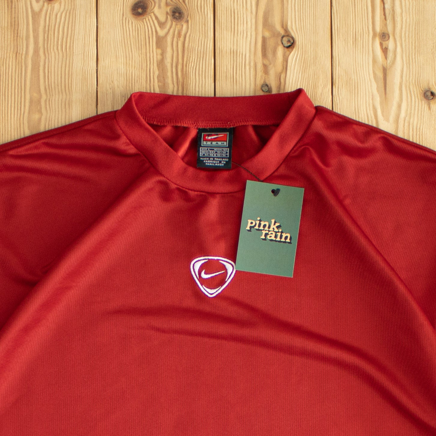 (L) Nike Team Center Swoosh Vintage Embroidered T-Shirt Red
