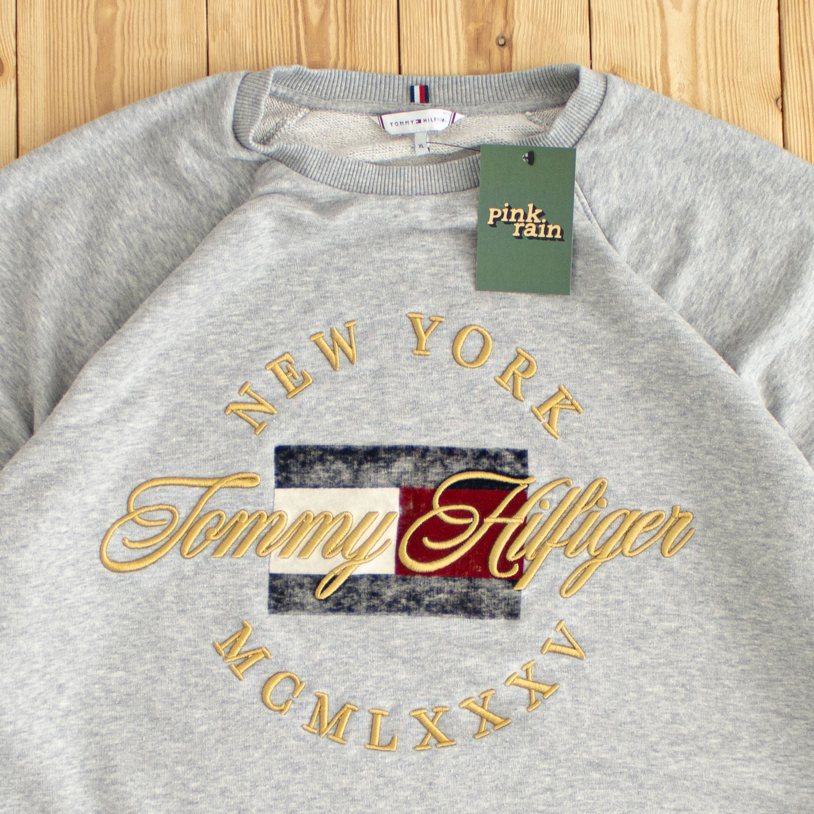 (L) Tommy Hilfiger New York Embroidered Sweatshirt Gray