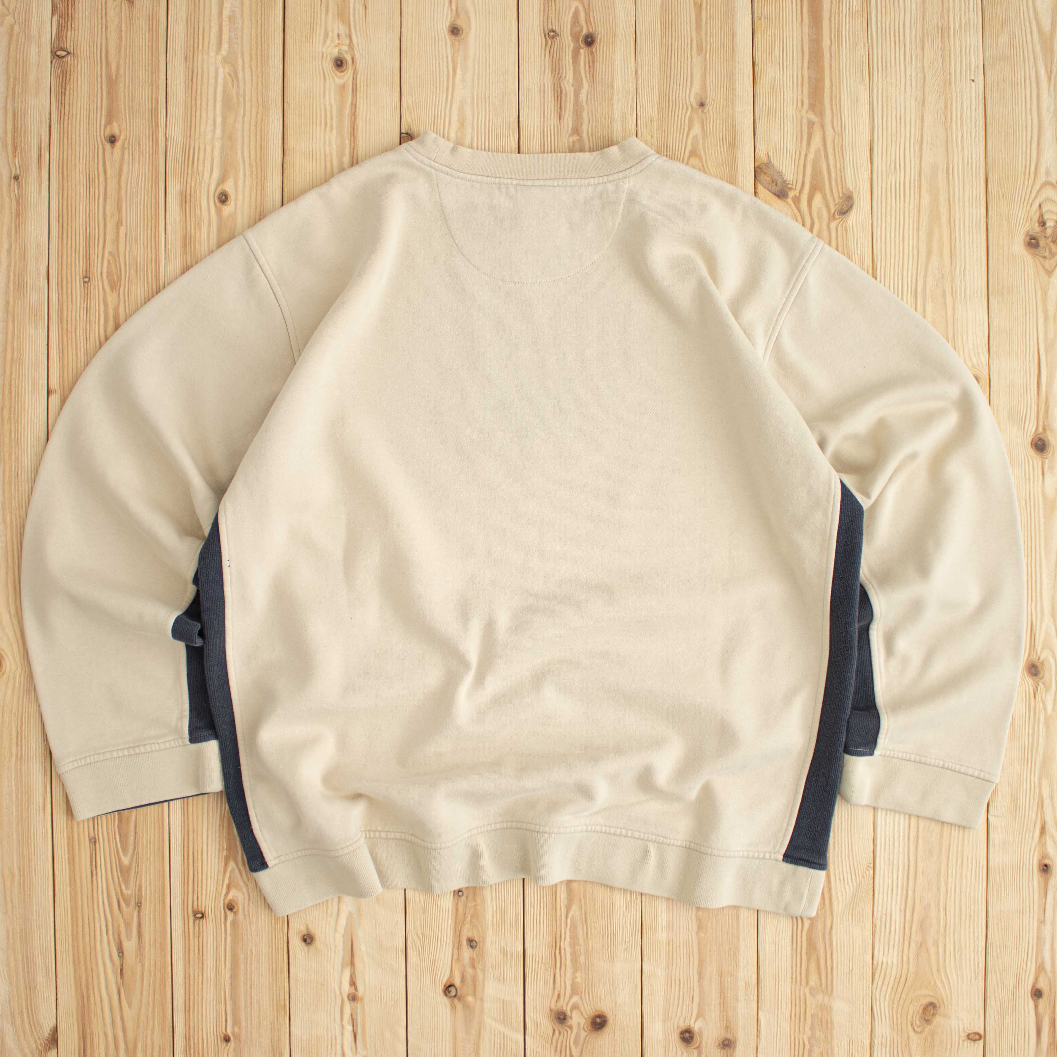 (L) Vintage Nike Spell Out Embroidered Sweatshirt