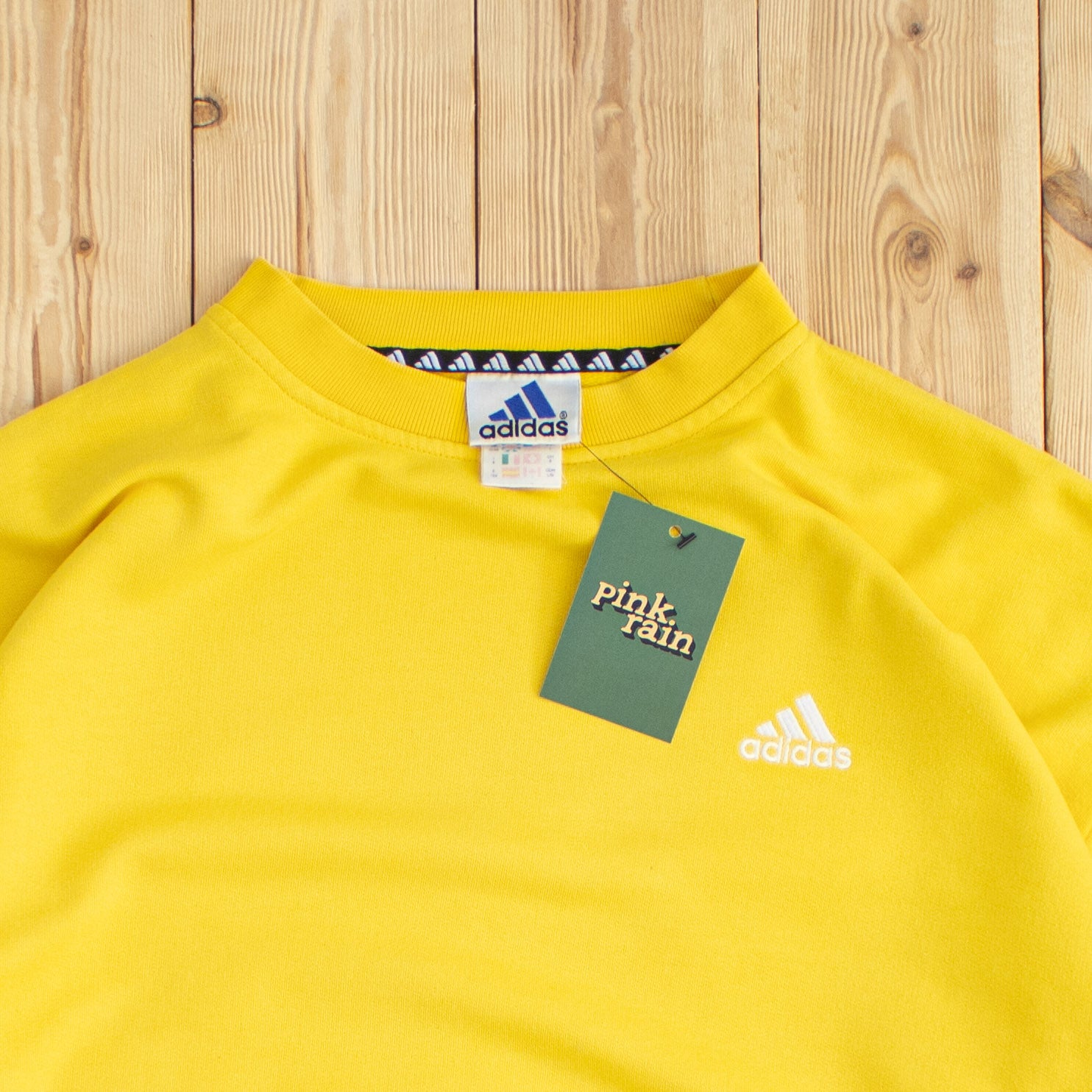 (L) Vintage Adidas Essential Embroidered Sweatshirt