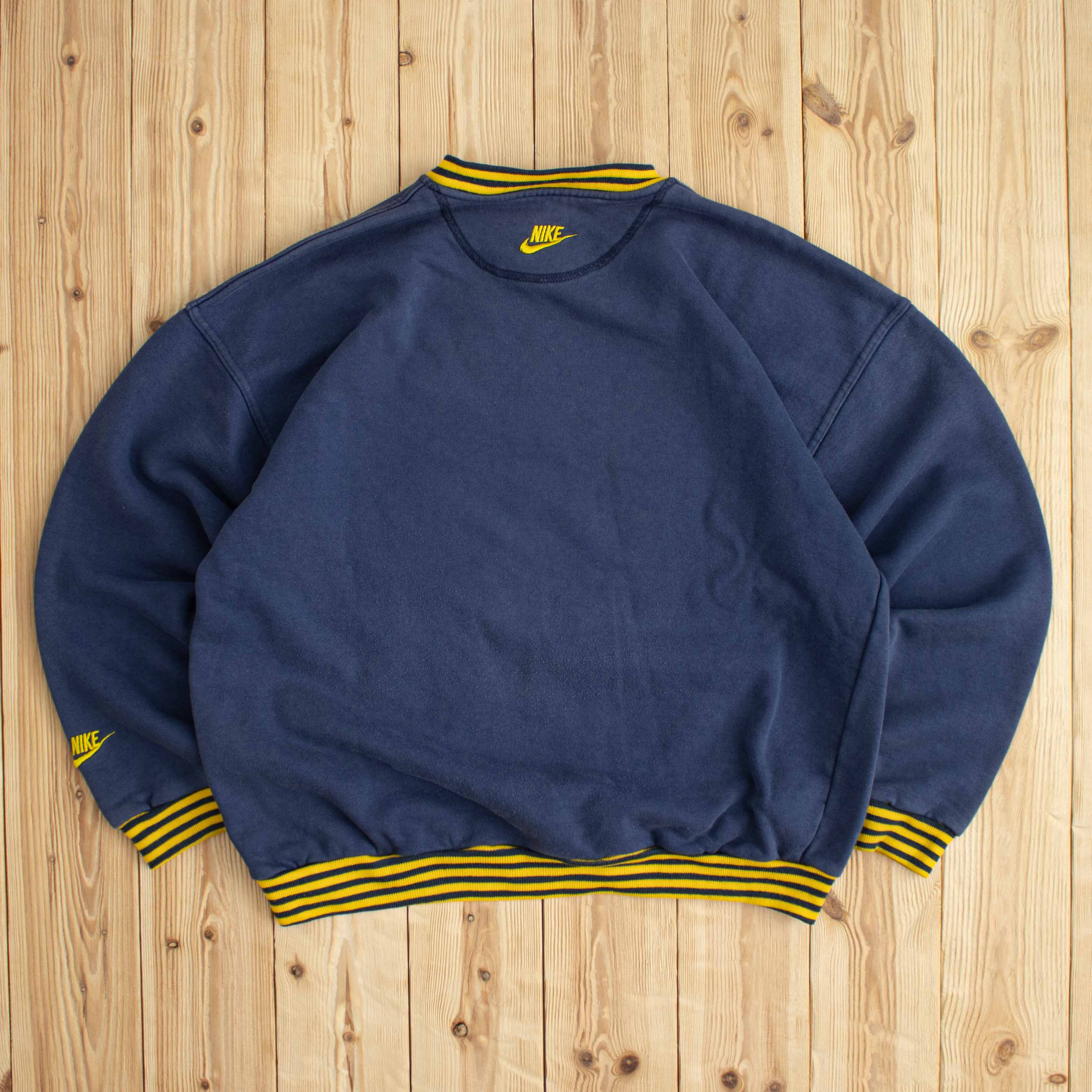 (M) Vintage Nike Swoosh Embroidered Sweatshirt