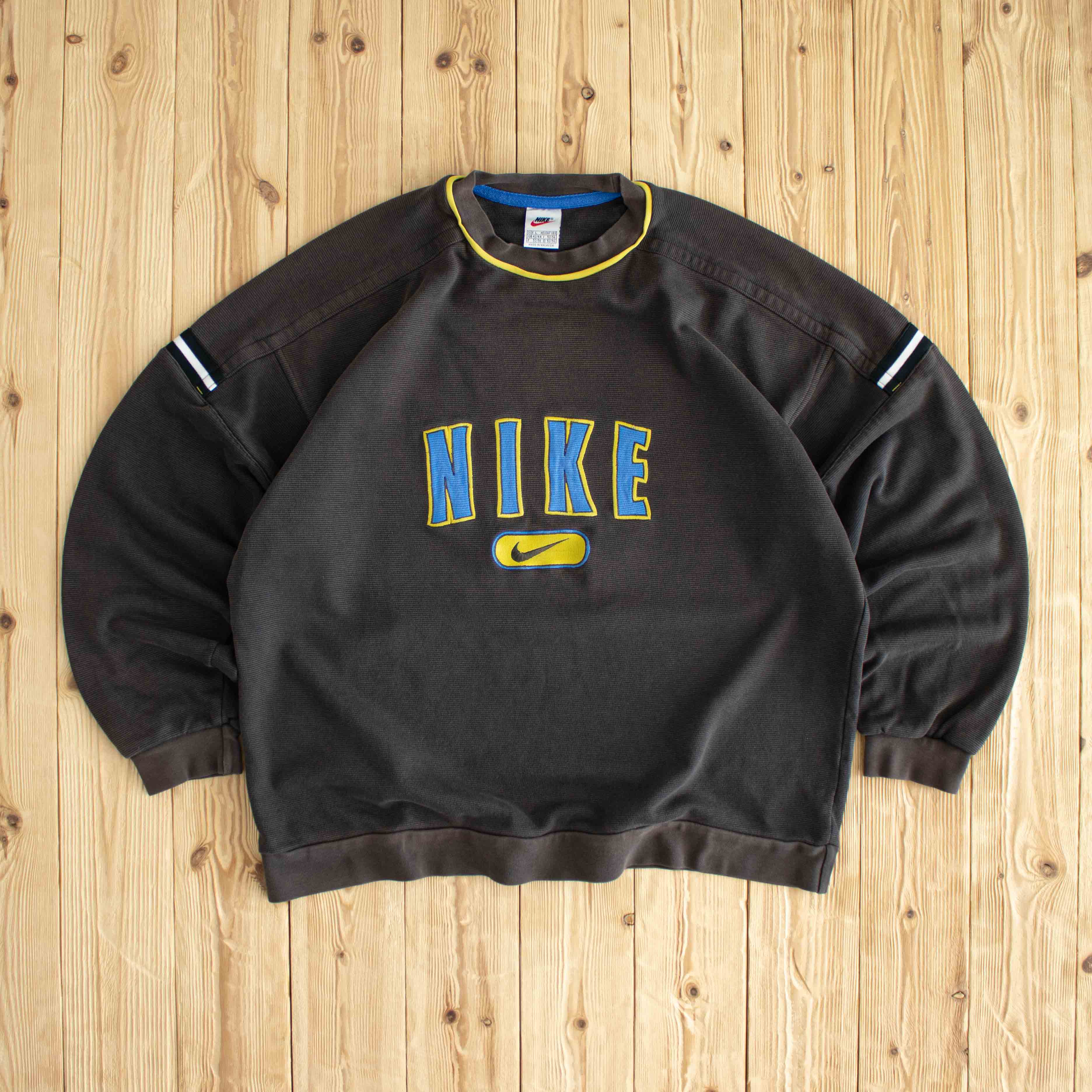(L) Nike Spell Out Vintage Embroidered Sweatshirt Black