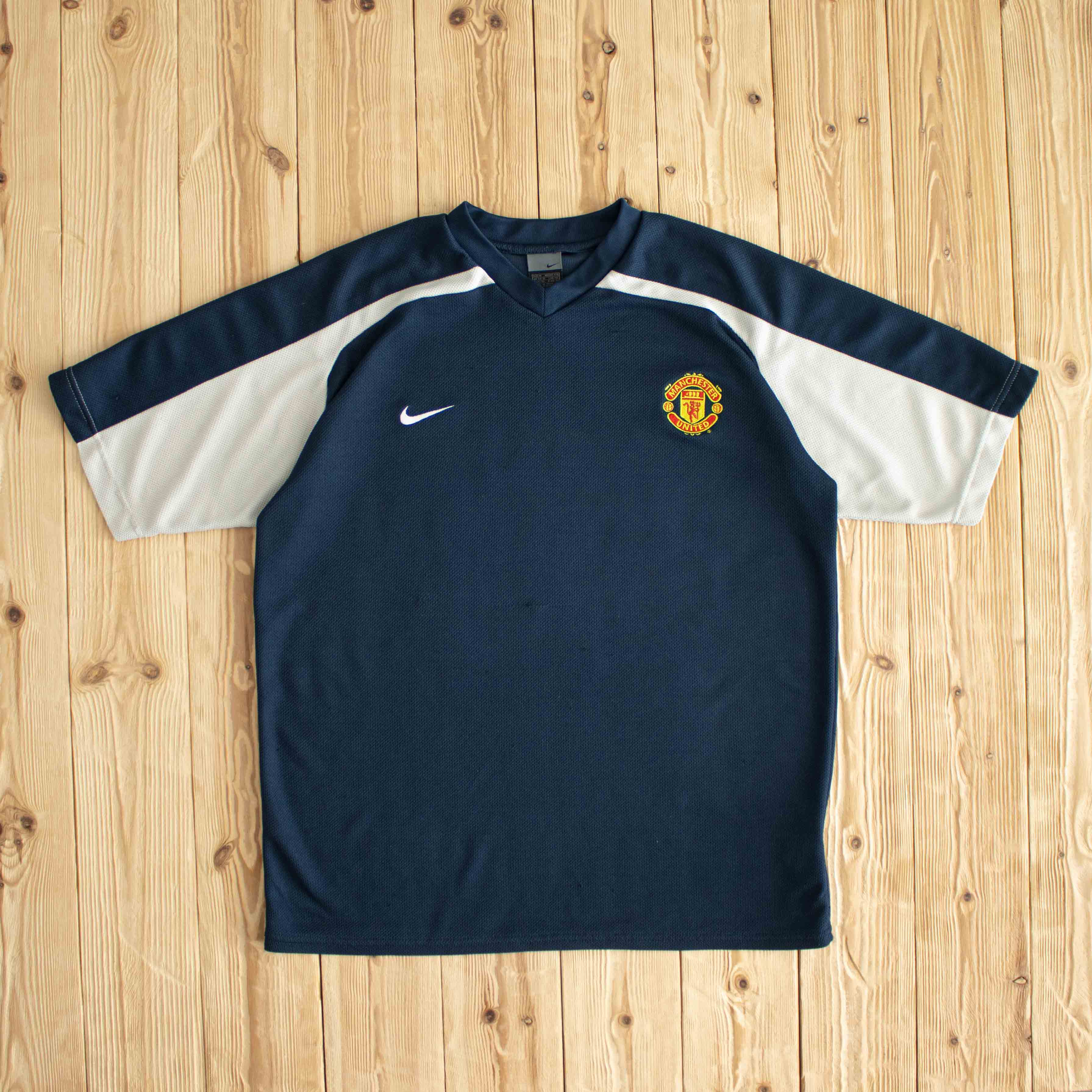 (M) Nike Manchester United Vintage Embroidered T-Shirt Blue