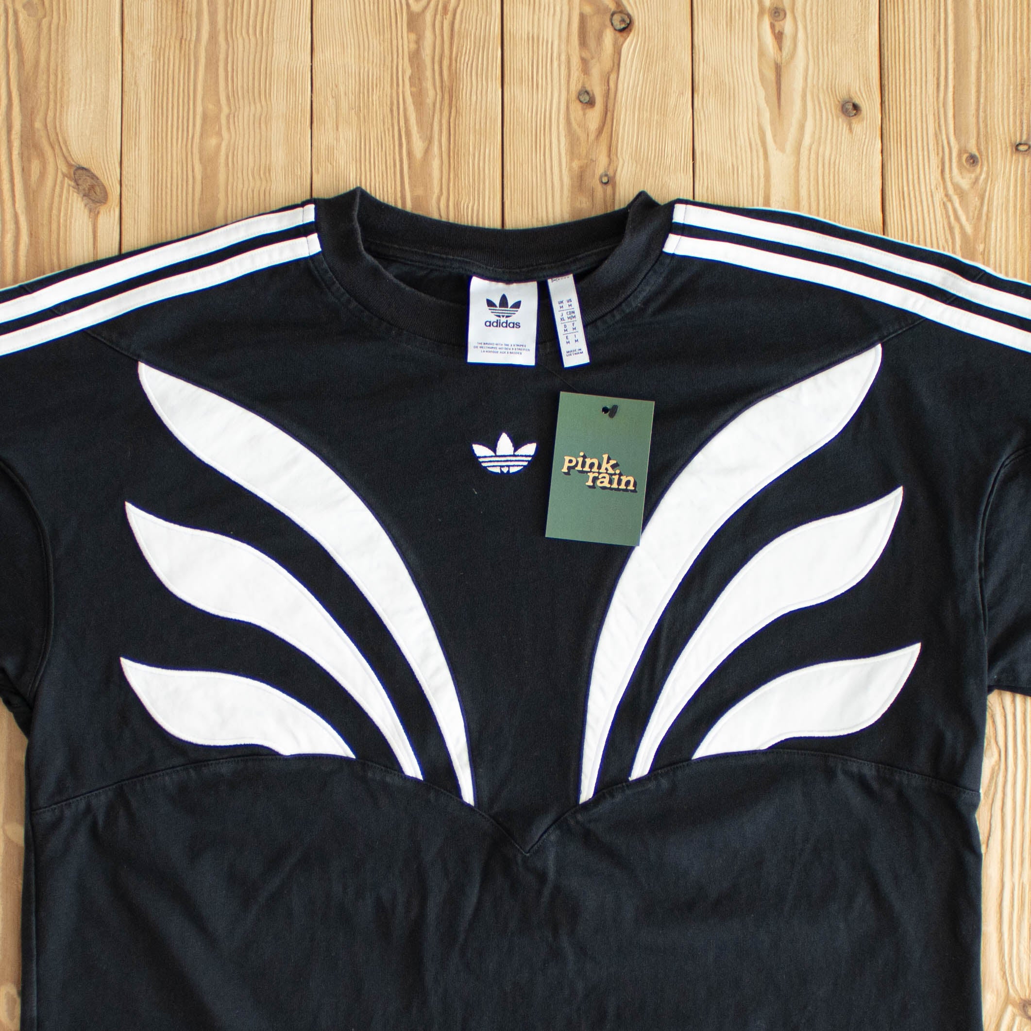 (M/L) Adidas Striped Embroidered Modern T-Shirt Black