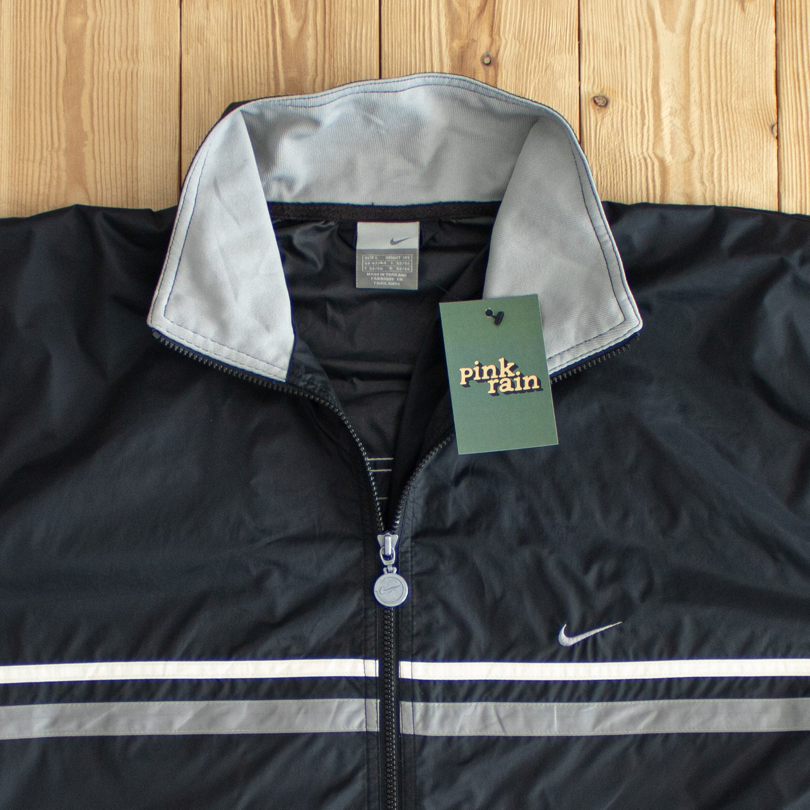 (L) Nike Vintage Essential Embroidered Light Jacket Black